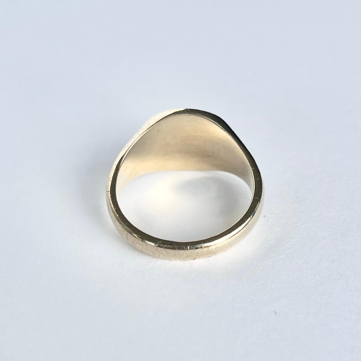 Women's or Men's Vintage 9 Carat Yellow Gold Signet Ring For Sale