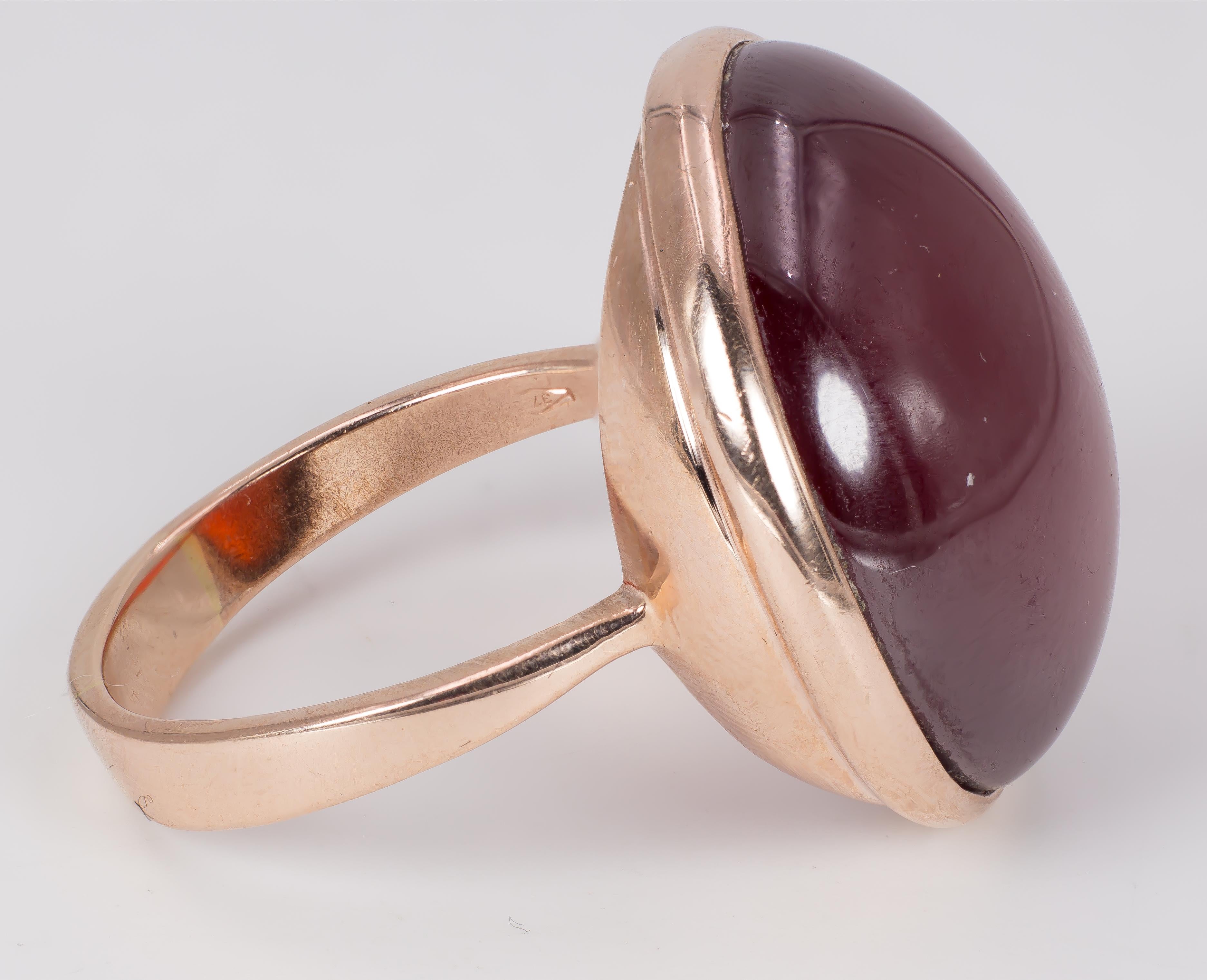 Vintage 9 Karat Gold and Carnelian Ring, 1960s In Good Condition For Sale In Bologna, IT