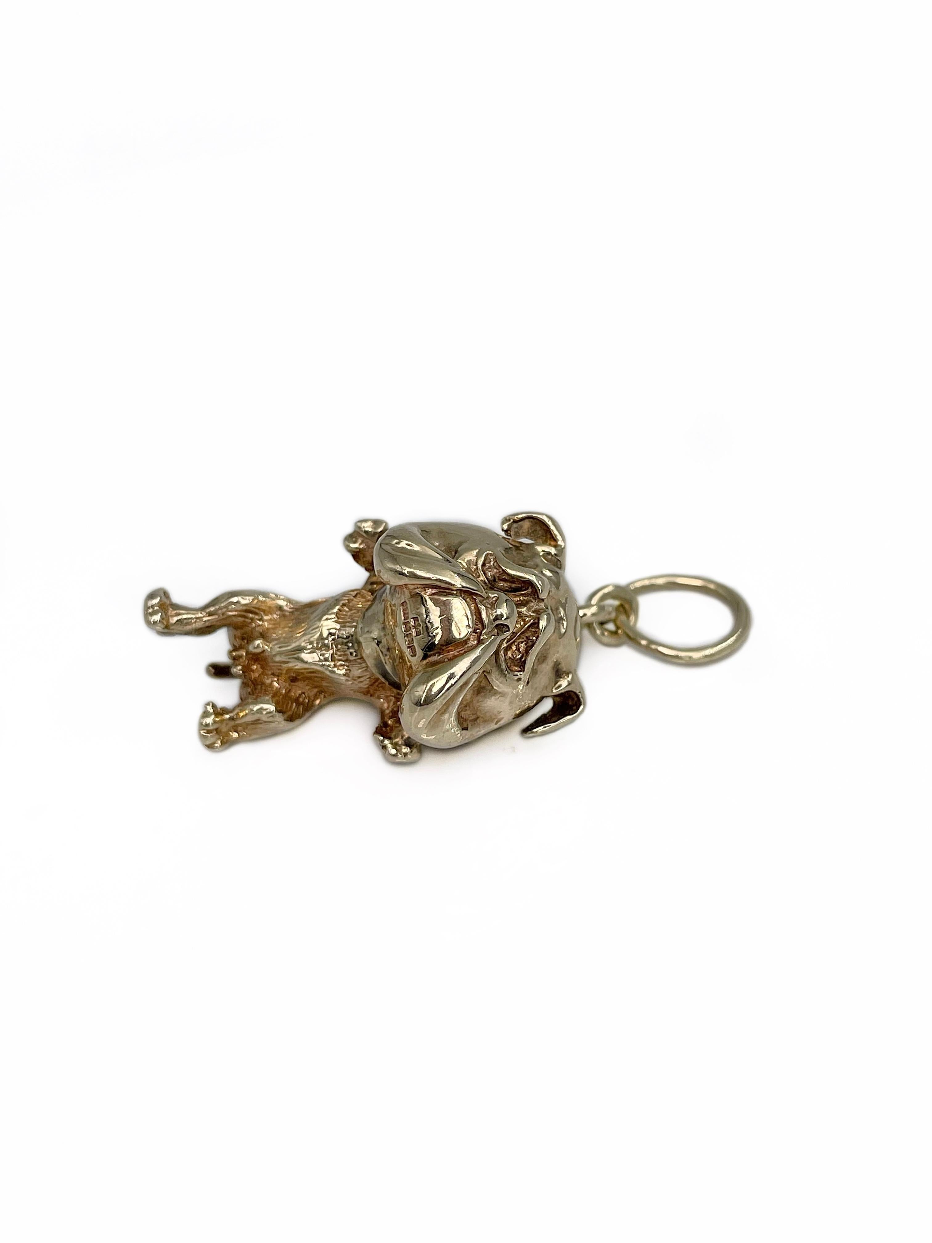This is a vintage large bulldog charm pendant crafted in 9K slightly yellow gold. The piece is very detailed. 

Circa 1990.

Weight: 16.95g
Length: 4.5cm

———

If you have any questions, please feel free to ask. We describe our items accurately.