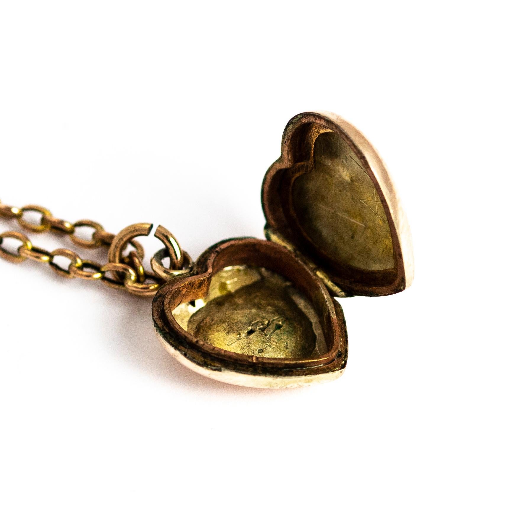 Vintage 9 Karat Gold Diamond Heart Locket and Chain In Good Condition In Chipping Campden, GB