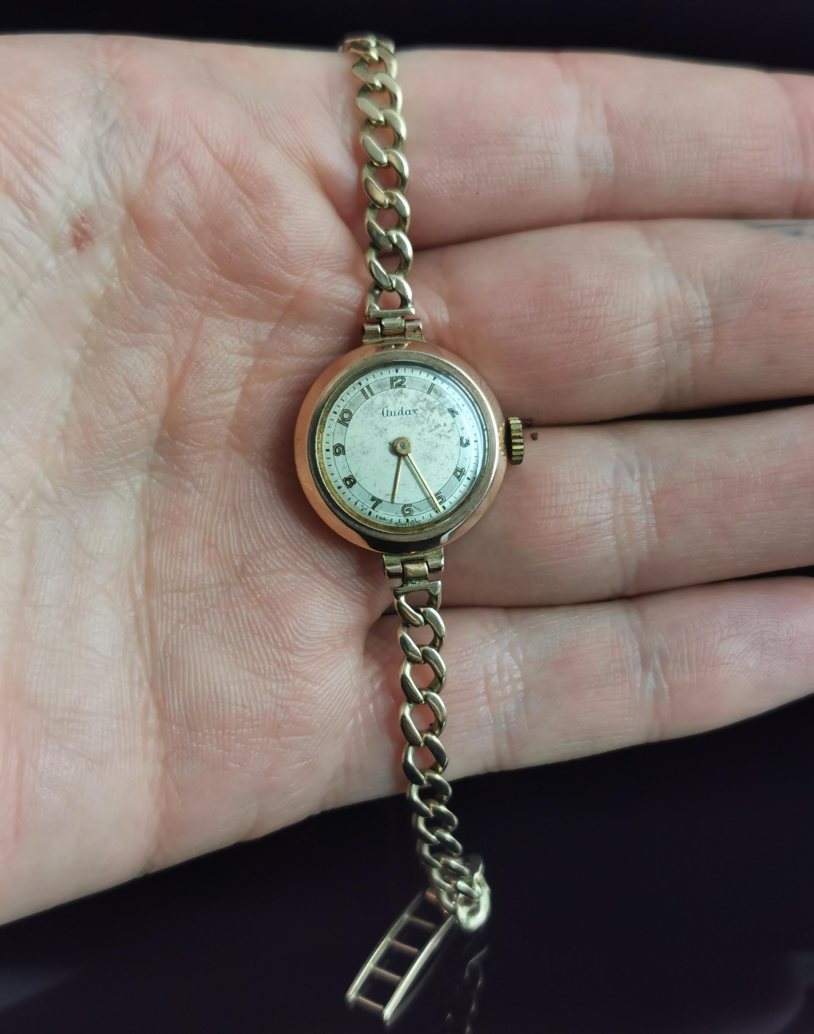 Vintage 9 Karat Gold Ladies Wristwatch, Curb Link Bracelet, 1950s 6