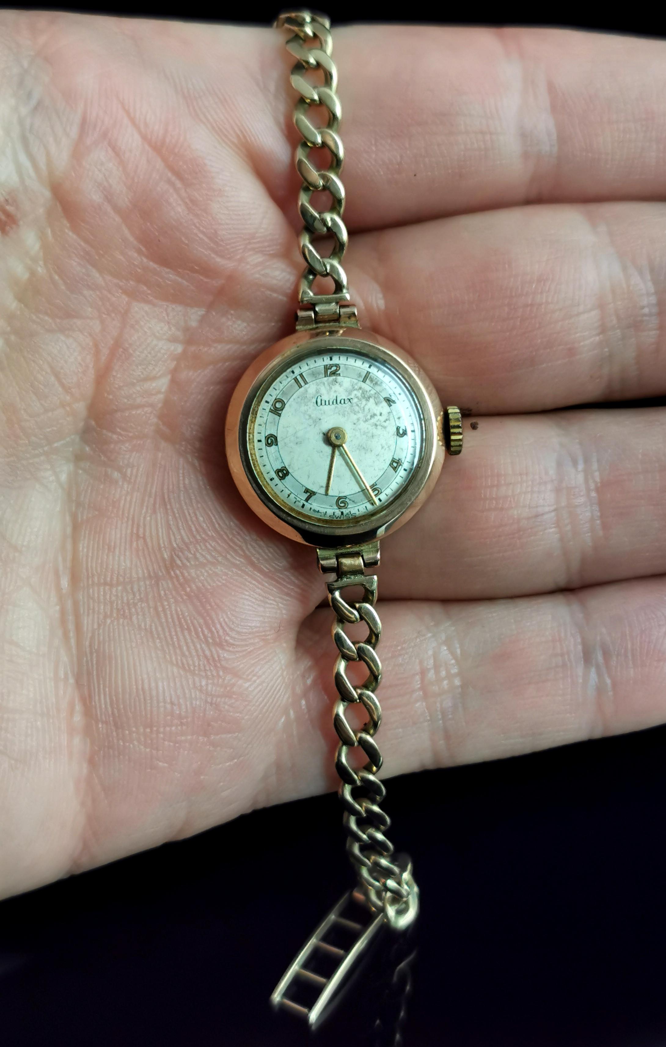 Vintage 9 Karat Gold Ladies Wristwatch, Curb Link Bracelet, 1950s In Fair Condition In NEWARK, GB