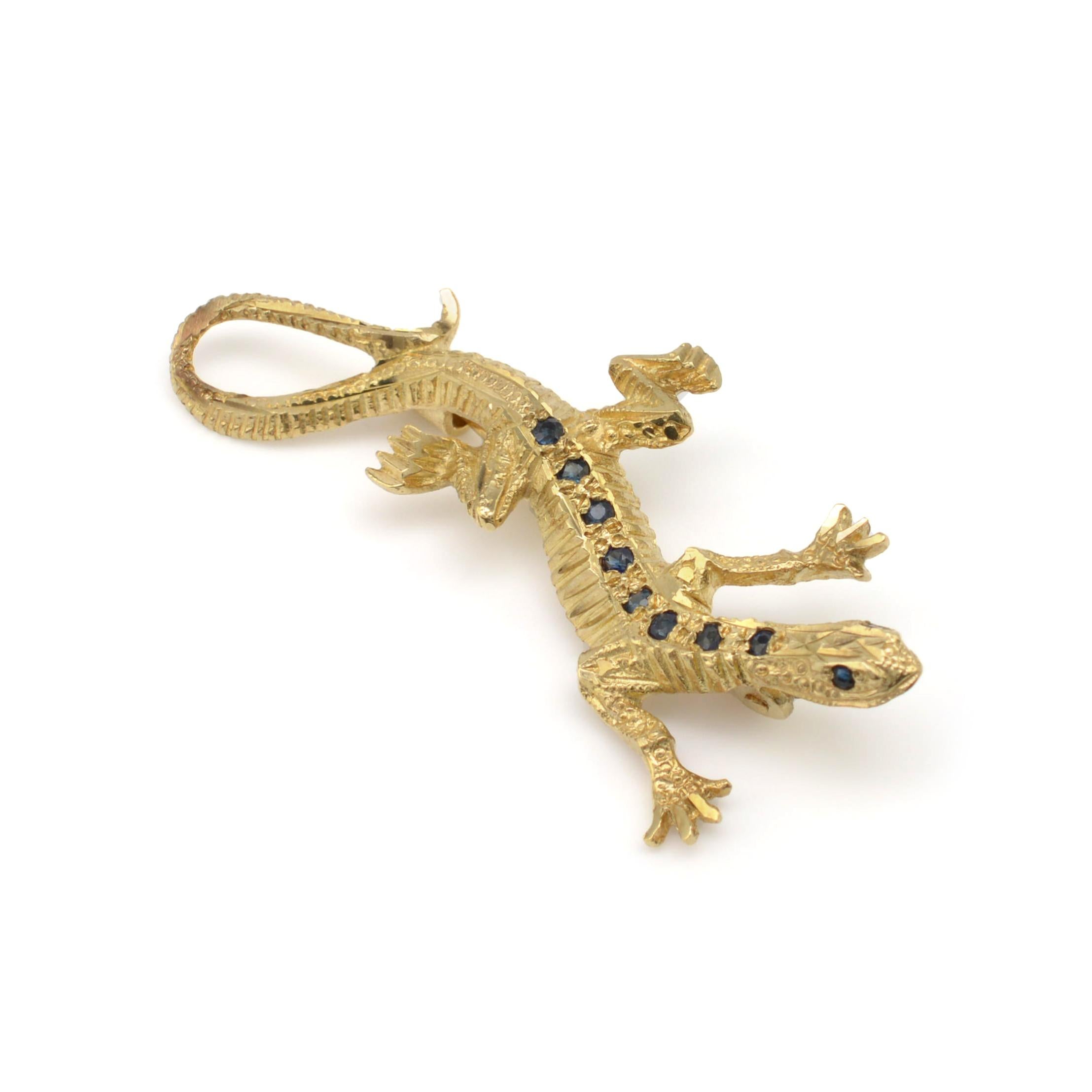 Round Cut Gold & Sapphire Gecko lizard Brooch Vintage Assay Hallmarks, Dated 1977 For Sale