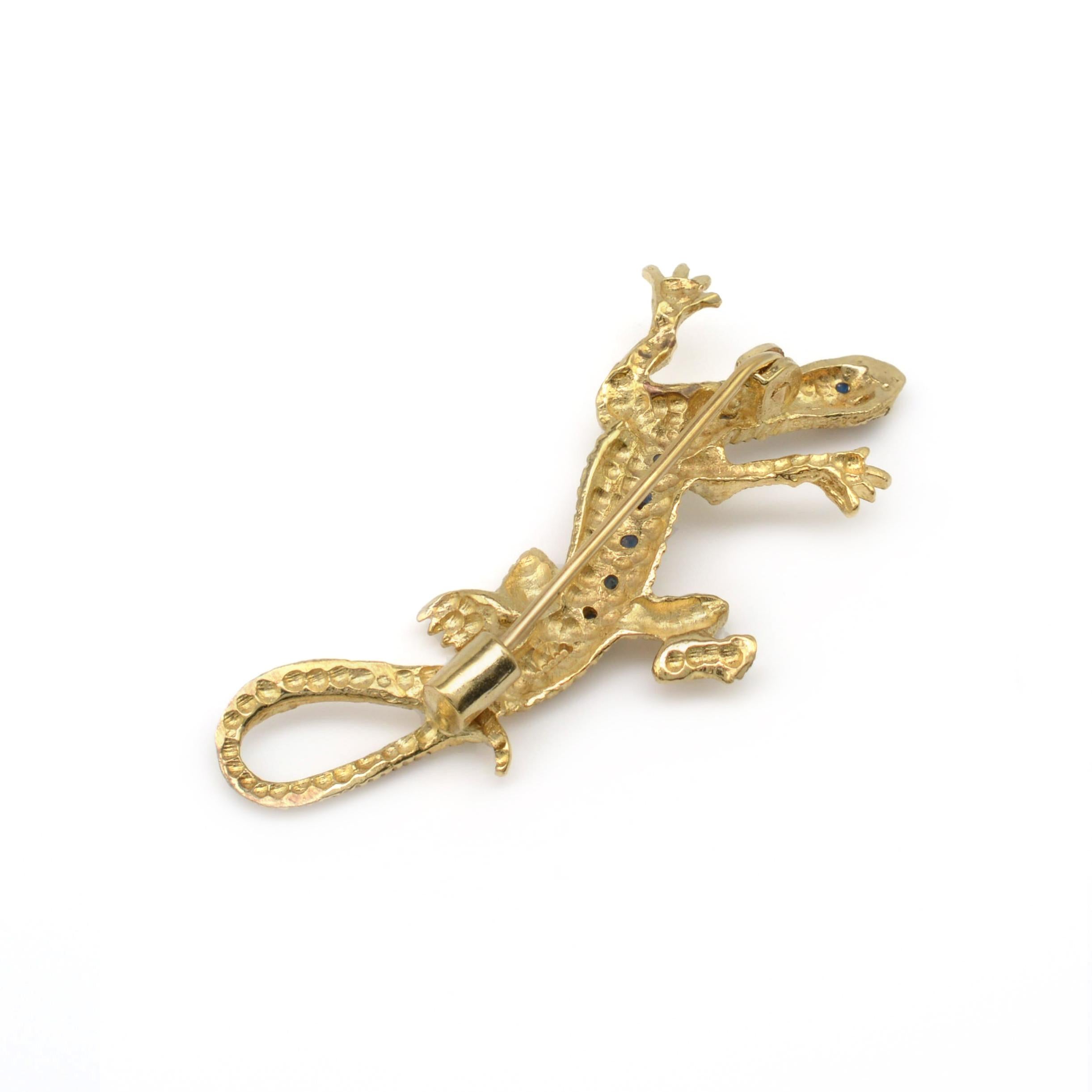 Gold & Sapphire Gecko lizard Brooch Vintage Assay Hallmarks, Dated 1977 In Good Condition For Sale In Preston, Lancashire