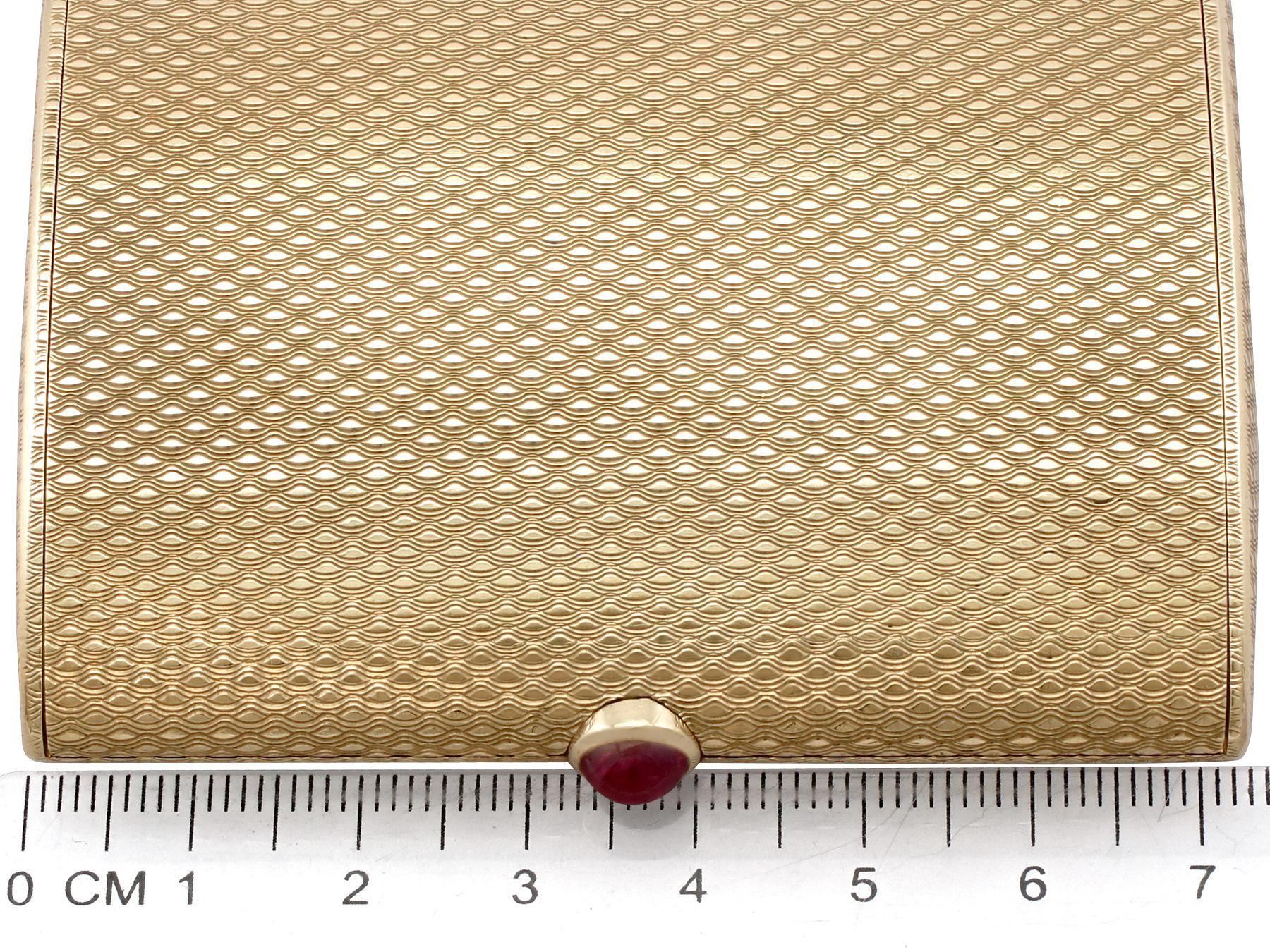 9k Yellow Gold and Ruby Compact by Boucheron (1964) For Sale 1
