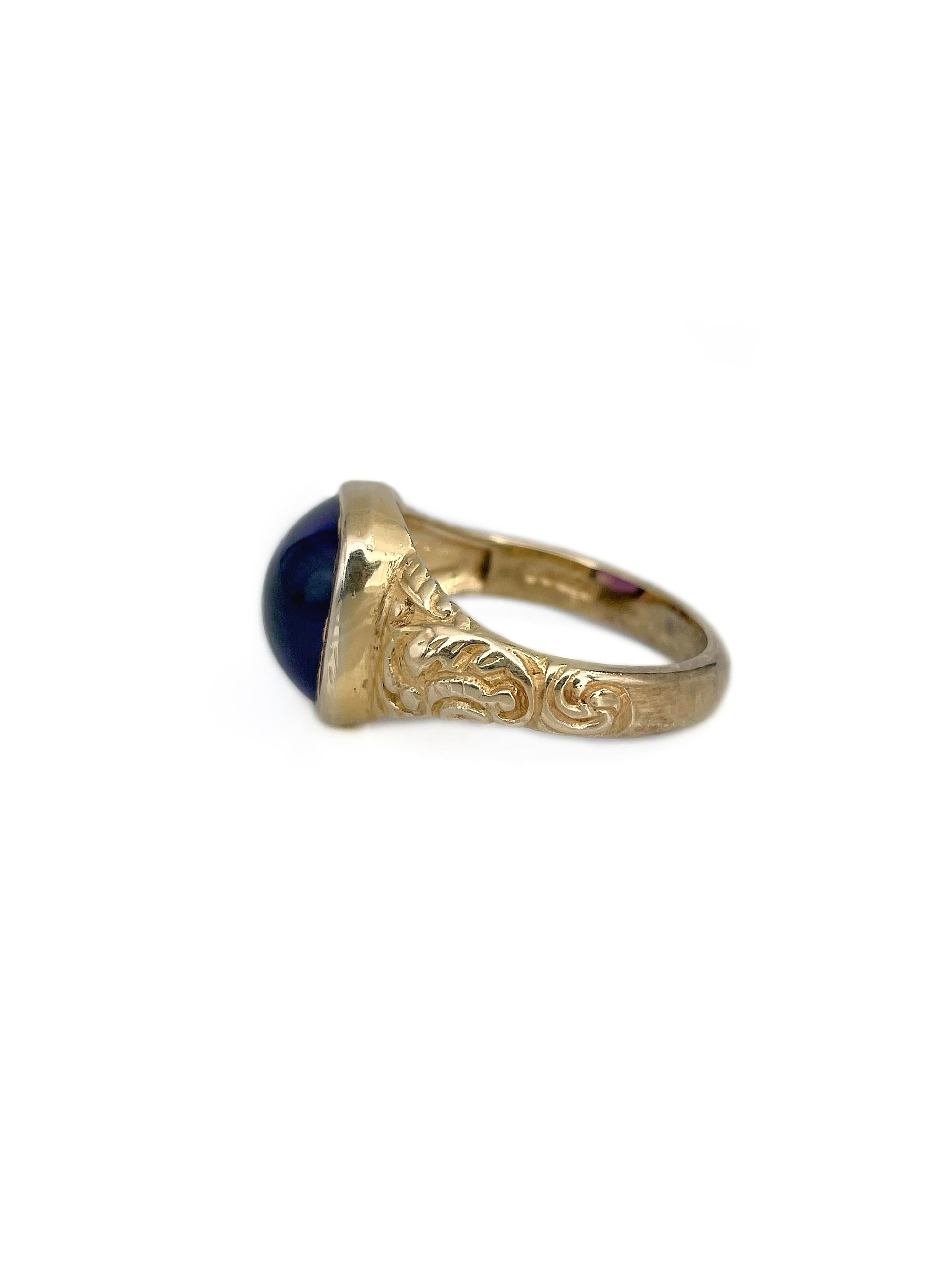 Vintage 9 Karat Gelbgold Cabochon-Schliff Amethyst Signet Ring im Zustand „Gut“ in Vilnius, Vilniaus apskr.