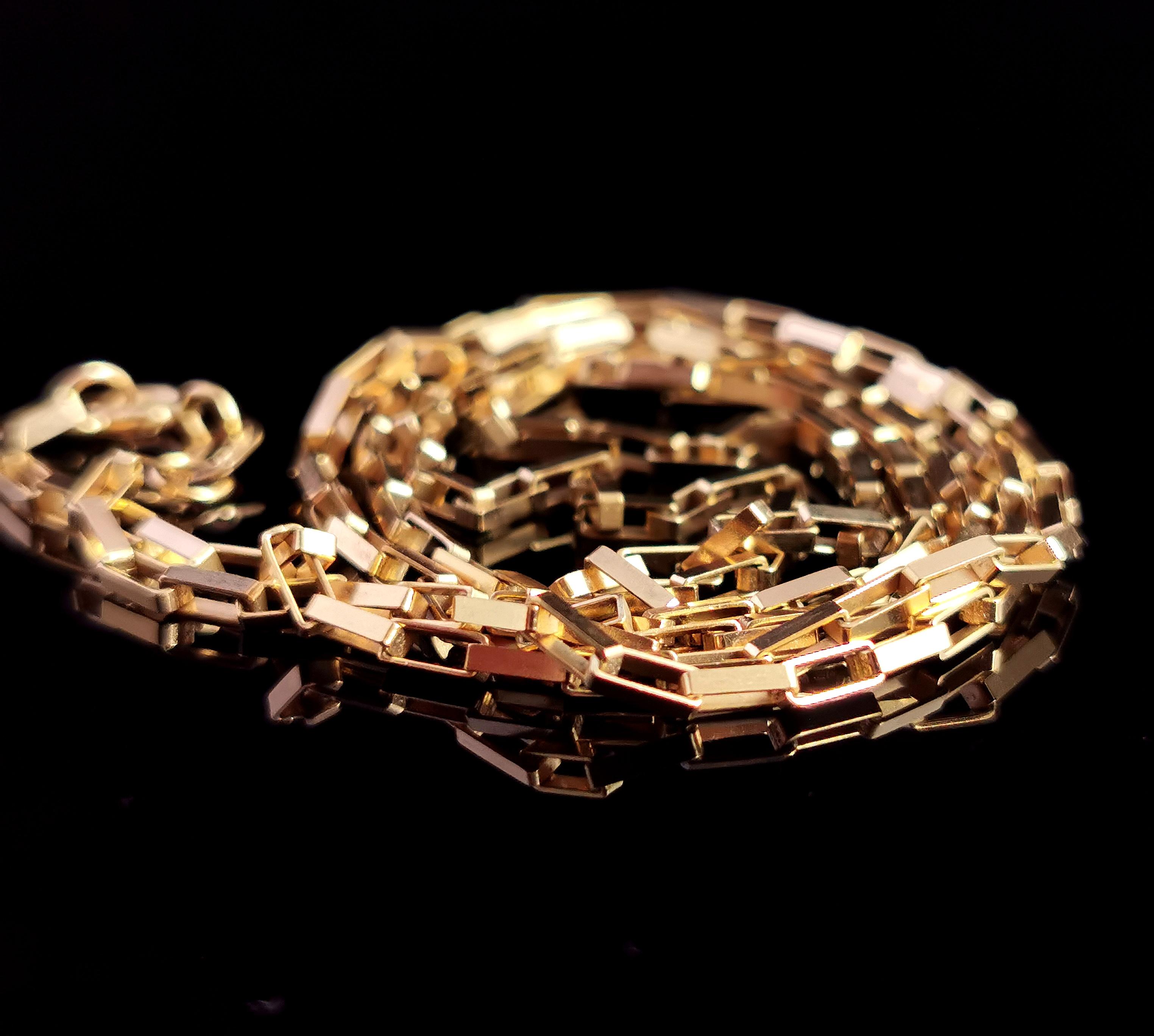 Modern Vintage 9 Karat Yellow Gold Chain Necklace, Boxy Belcher Link, c1990s
