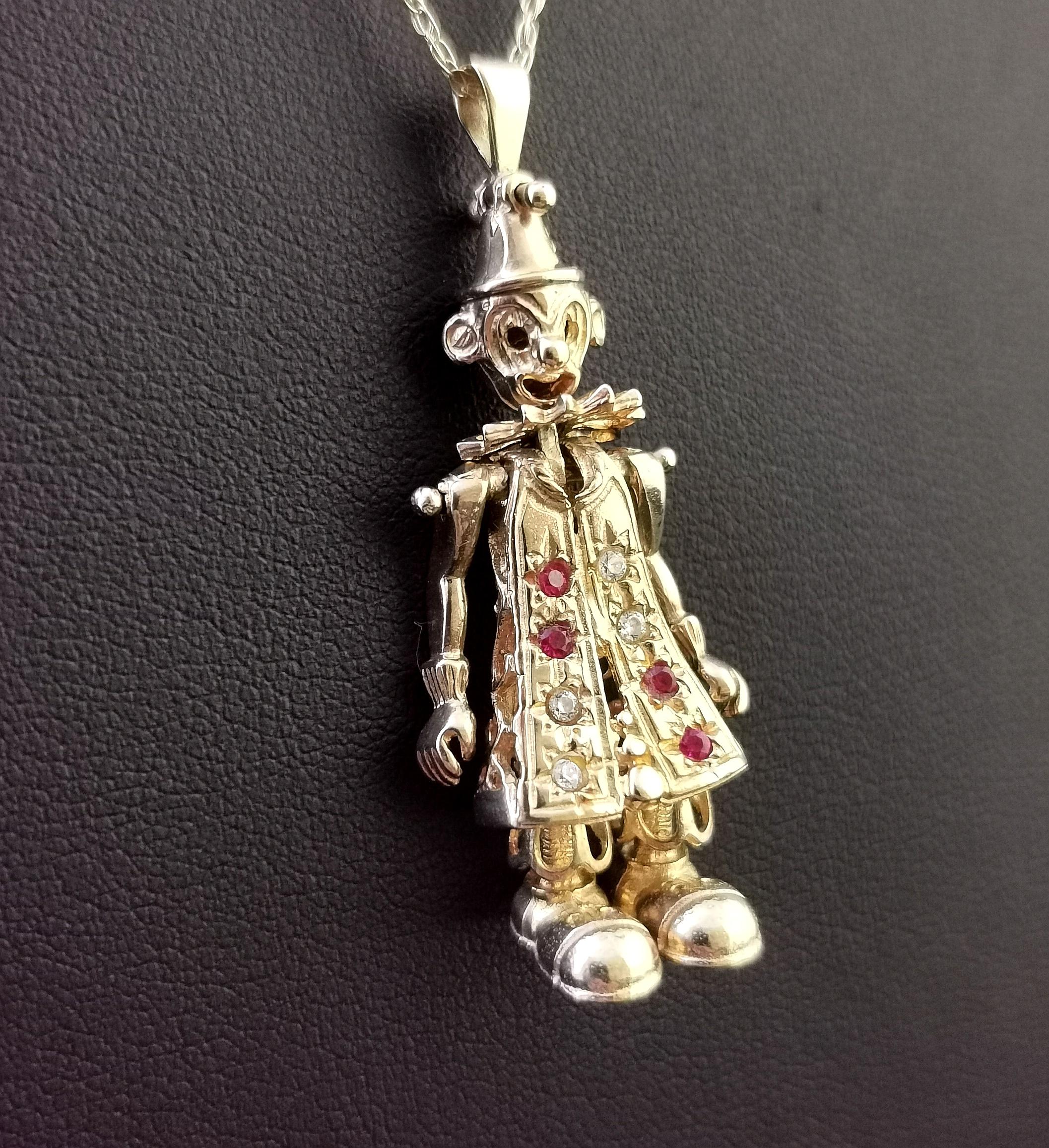 Vintage 9 Karat Yellow Gold Clown Pendant, Trace Link Necklace, Articulated 6