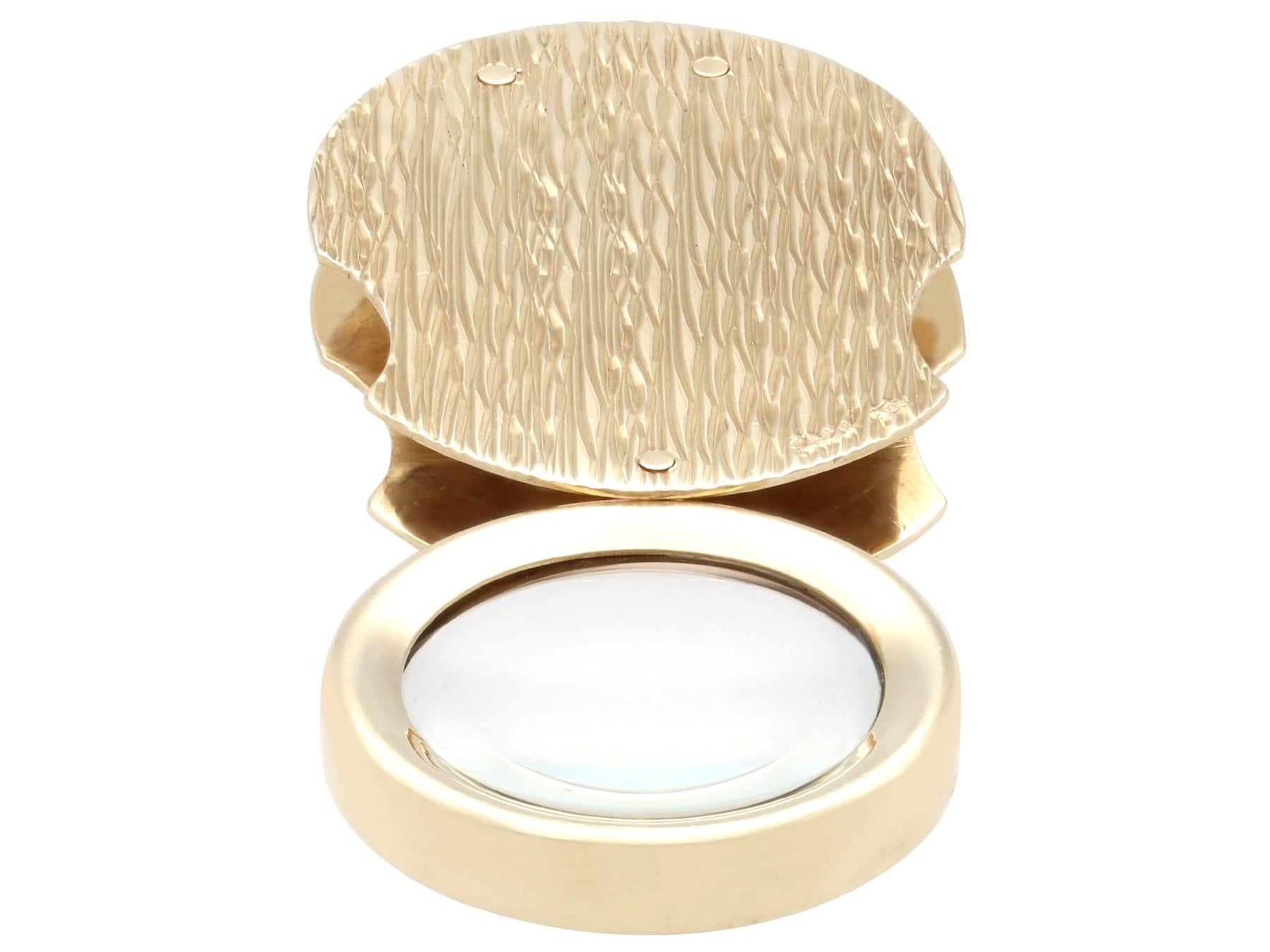 Vintage 9 Karat Yellow Gold Loupe (1971) For Sale 5