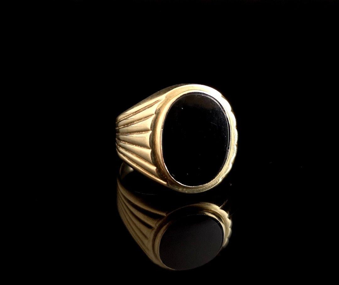 Vintage 9 Karat Yellow Gold Onyx Signet Ring, Large 4