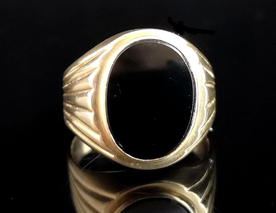 Vintage 9 Karat Yellow Gold Onyx Signet Ring, Large 2