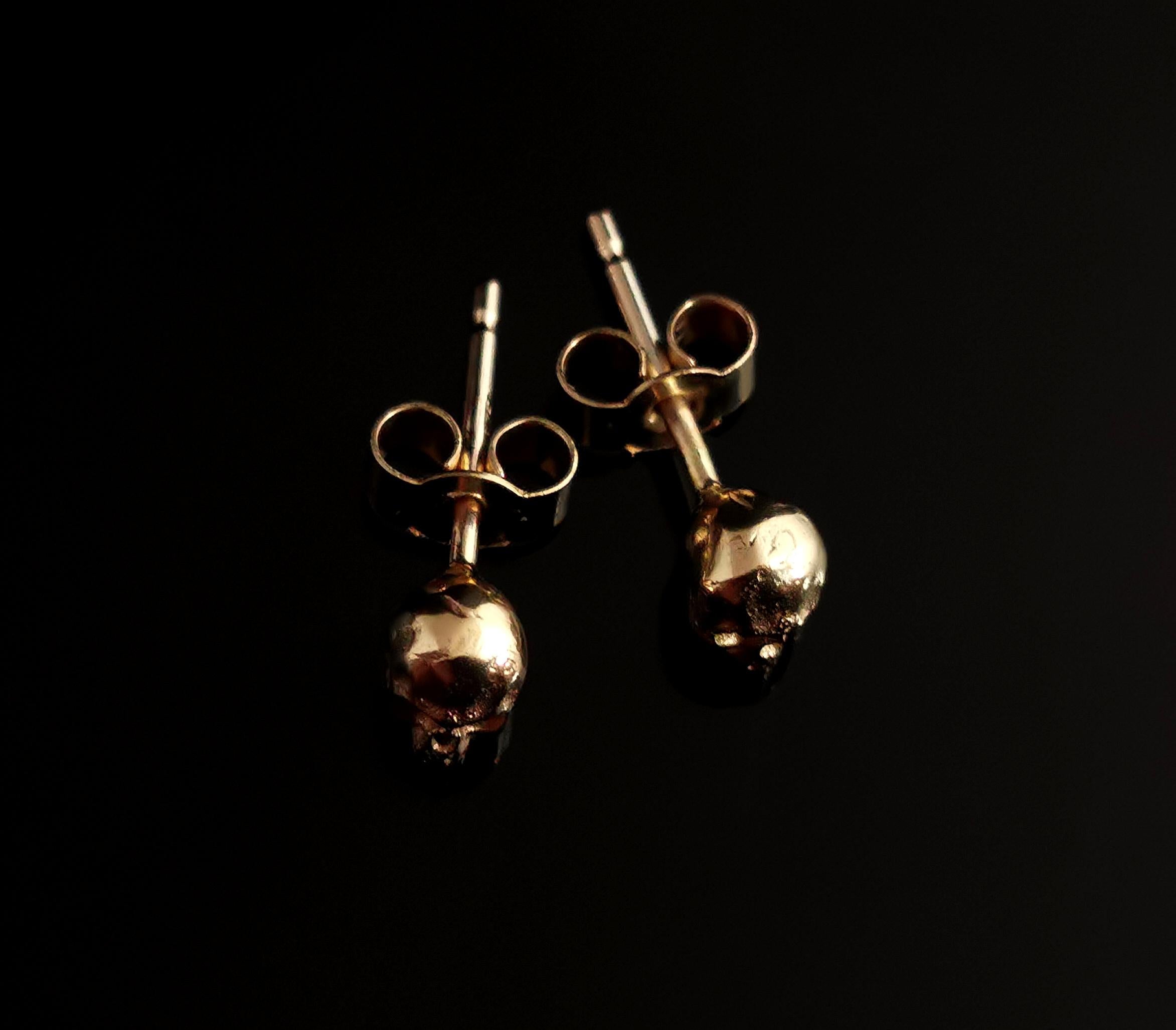 Vintage 9 Karat Yellow Gold Skull Stud Earrings, 1990s 8