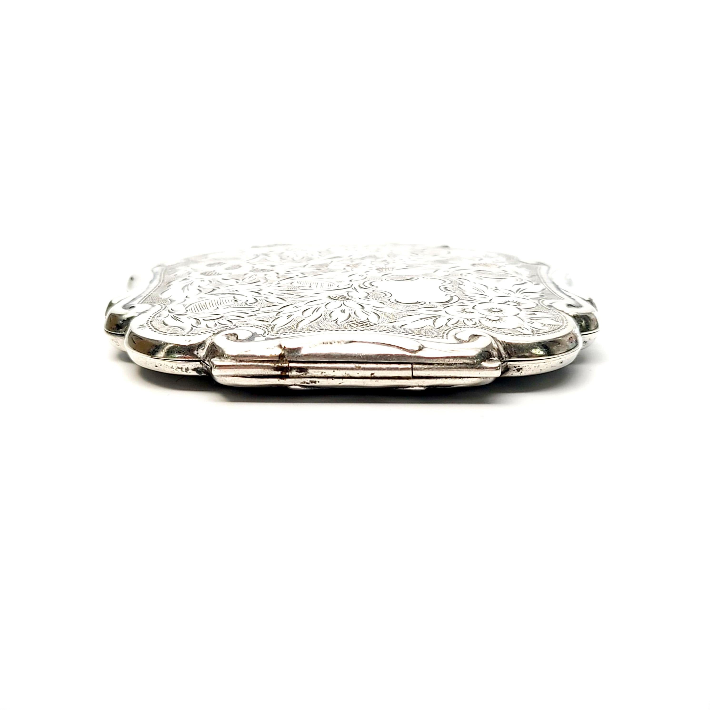 Vintage 900 Silver Floral and Stripe Etched Compact In Good Condition For Sale In Washington Depot, CT