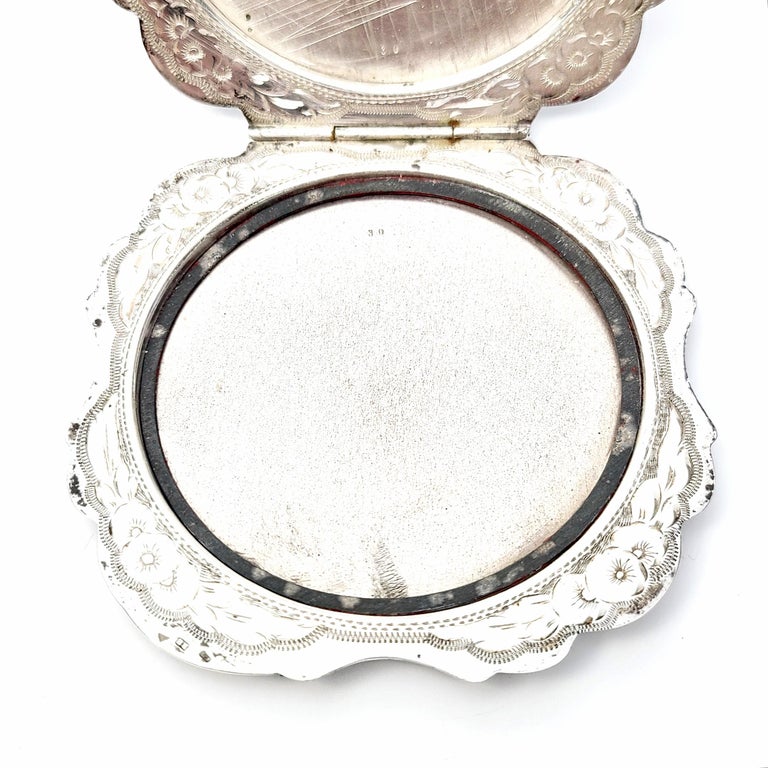 Vintage 900 Silver Floral and Stripe Etched Compact For Sale 1