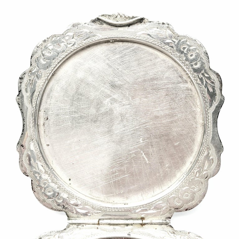 Vintage 900 Silver Floral and Stripe Etched Compact For Sale 2