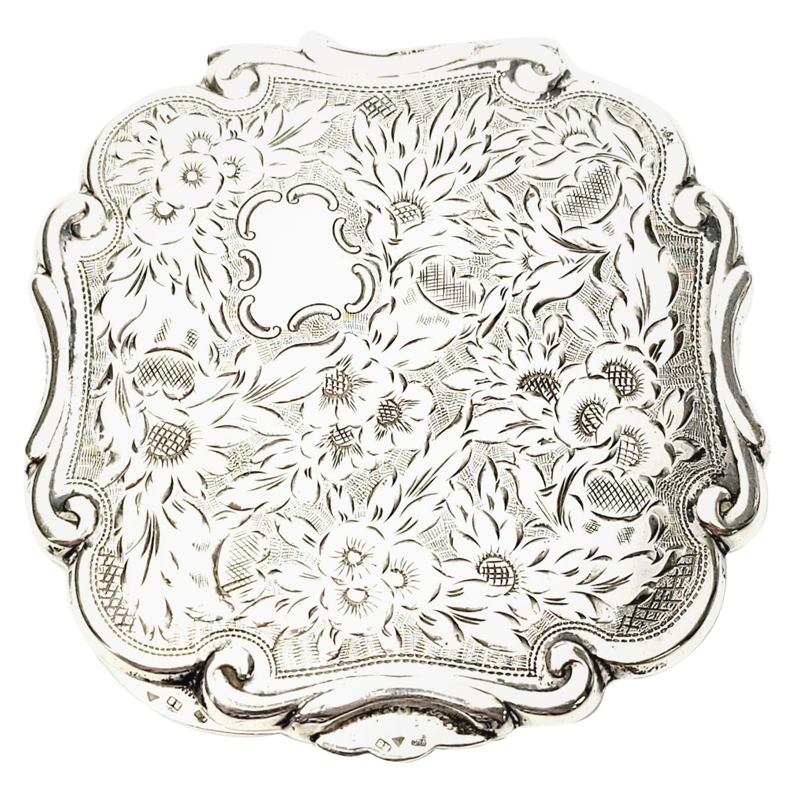 Poudrier vintage 900 argenté à motifs floraux et à rayures gravés en relief