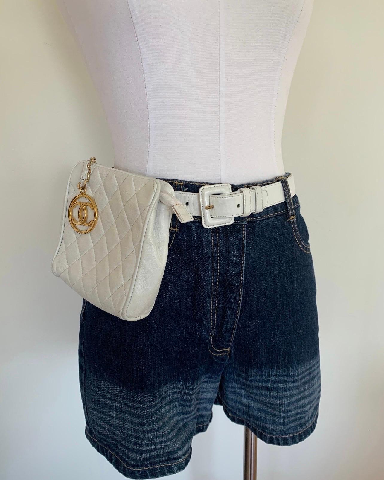 Women's or Men's Vintage 90s Chanel CC Quilted Lambskin Leather Belt Bag 