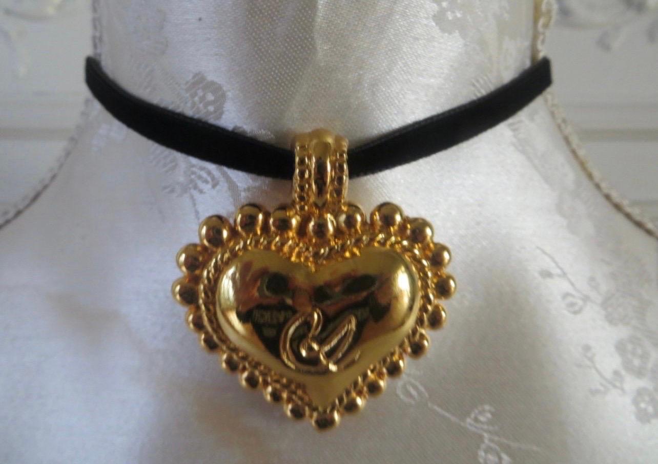 Vintage 90s Christian Lacroix Gold Heart Pendent/ Necklace on Velvet Ribbon In Excellent Condition In Malibu, CA