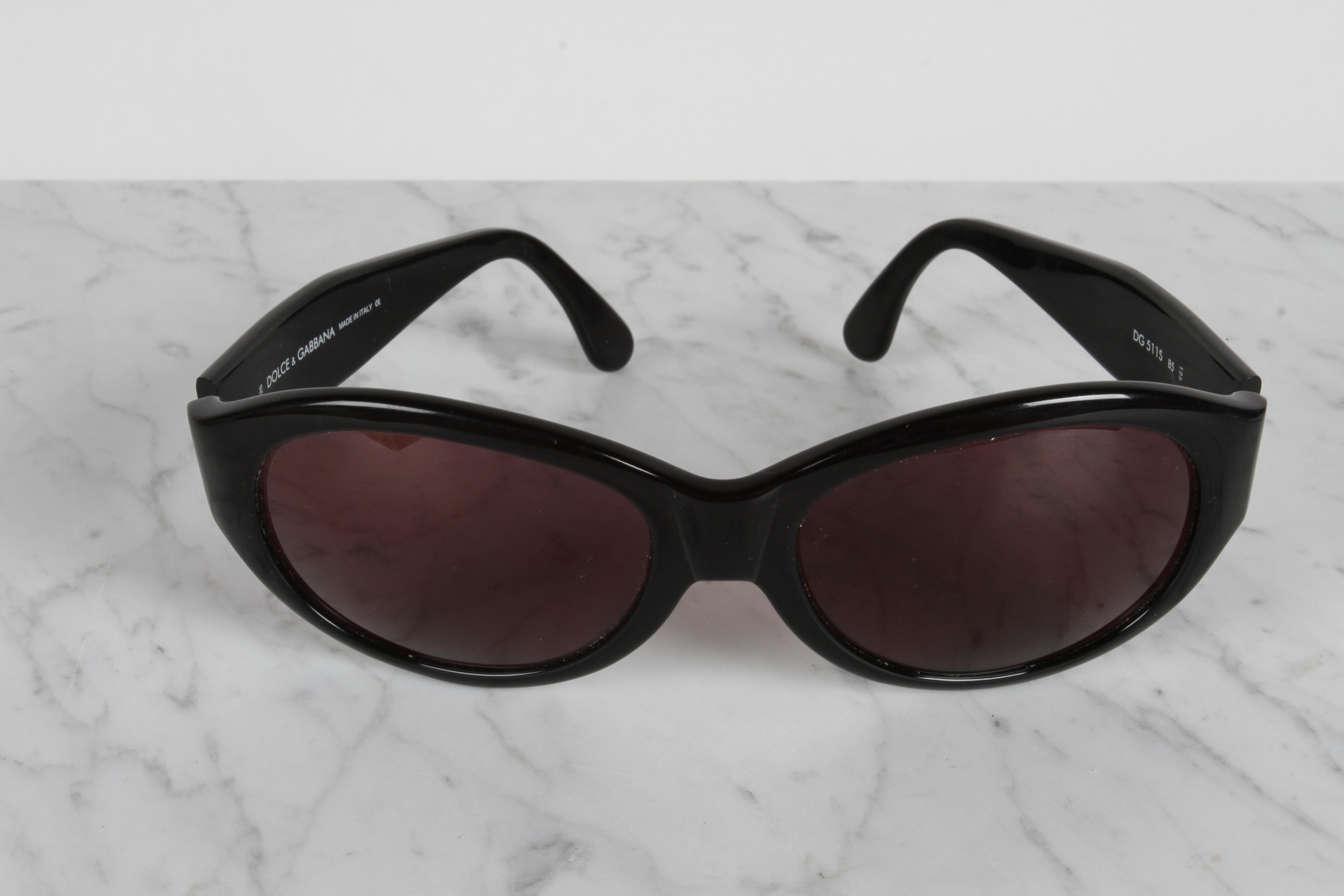 Vintage 90's Dolce & Gabbana 511S Black Frame & Rose Lenses Oval Fly Sunglasses For Sale 5