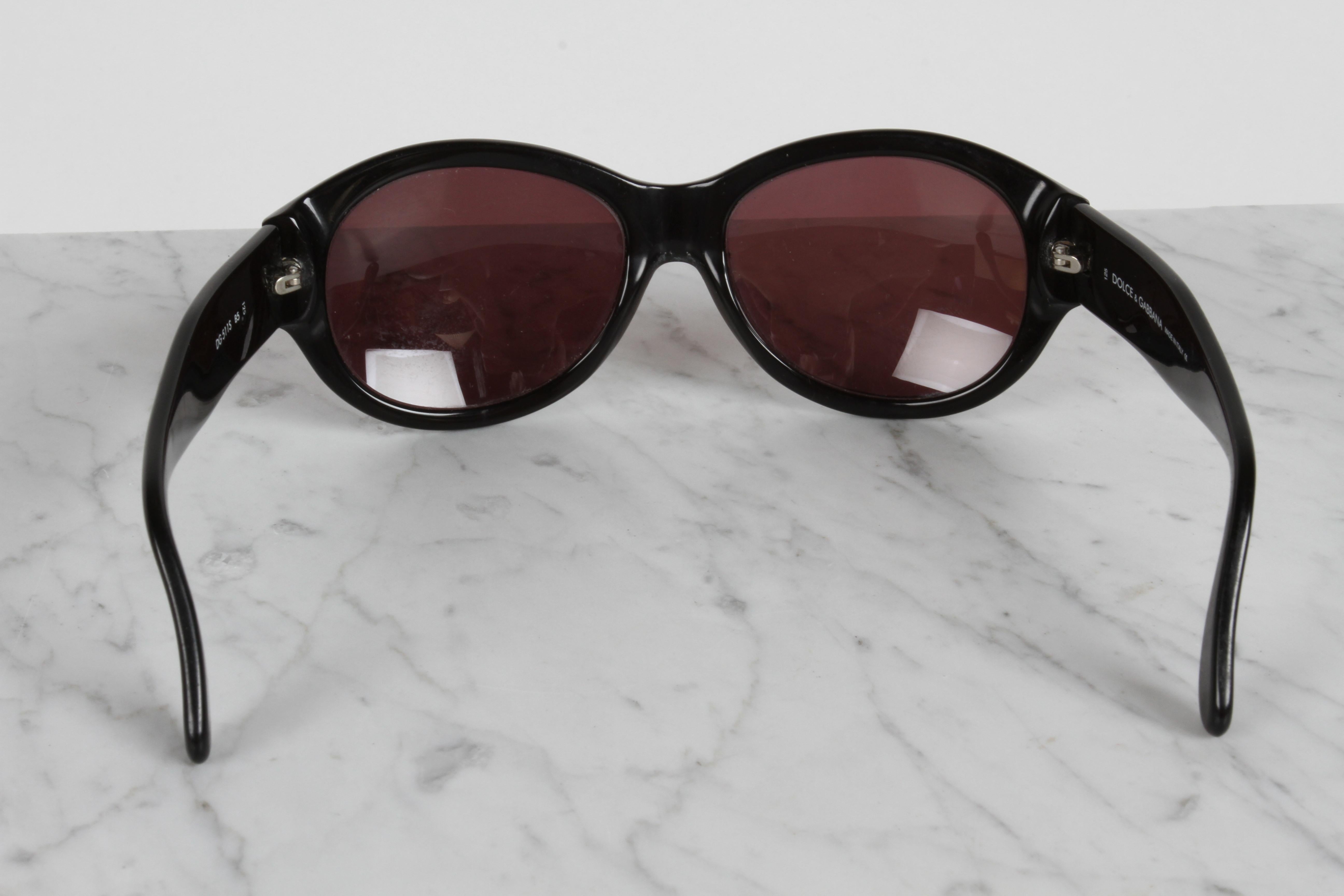 Glass Vintage 90's Dolce & Gabbana 511S Black Frame & Rose Lenses Oval Fly Sunglasses For Sale