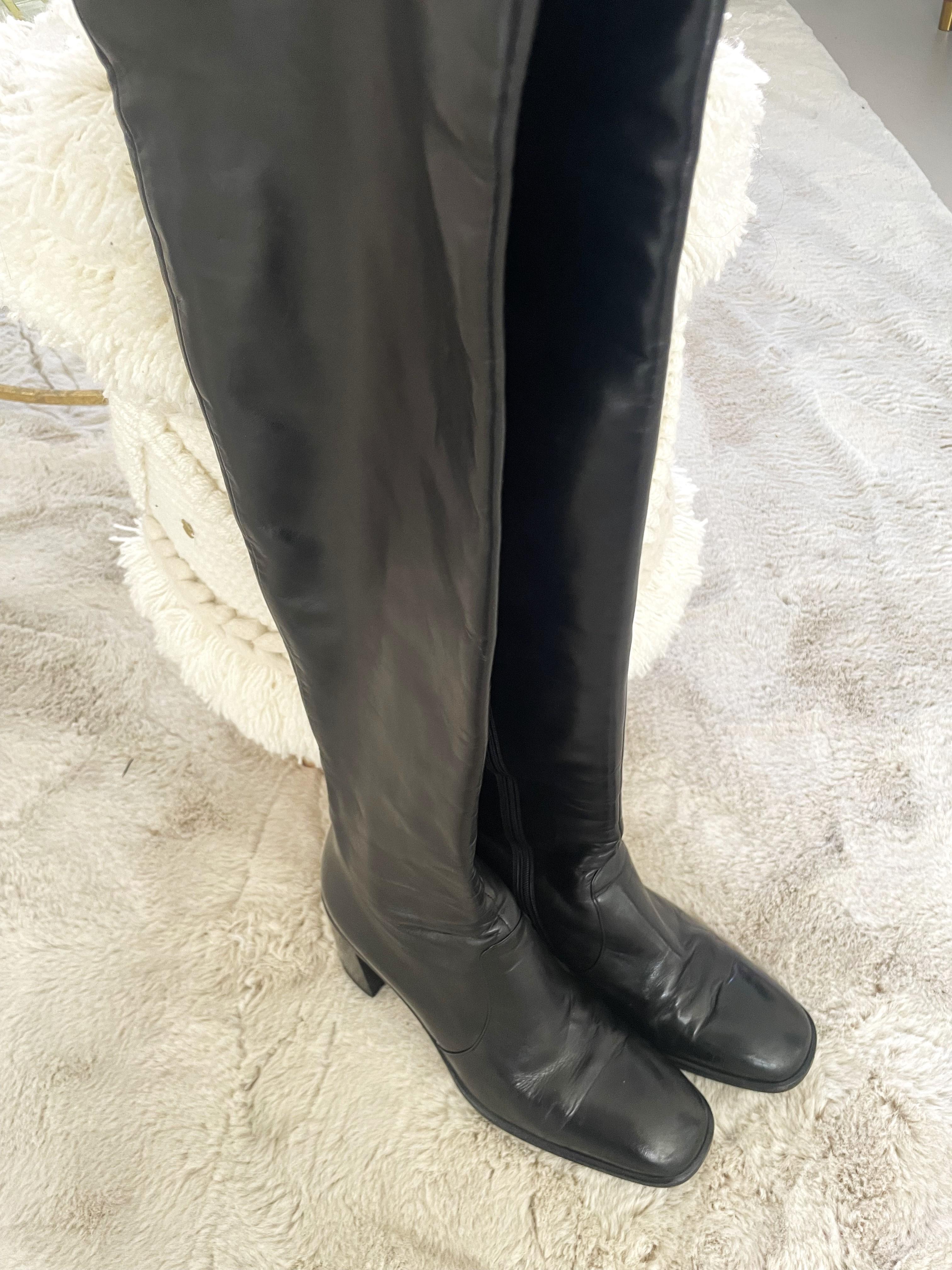 Vintage 90er Jahre I Cavallin Overknee-Stiefel aus schwarzem Leder Größe IT 40 im Zustand „Gut“ im Angebot in 'S-HERTOGENBOSCH, NL