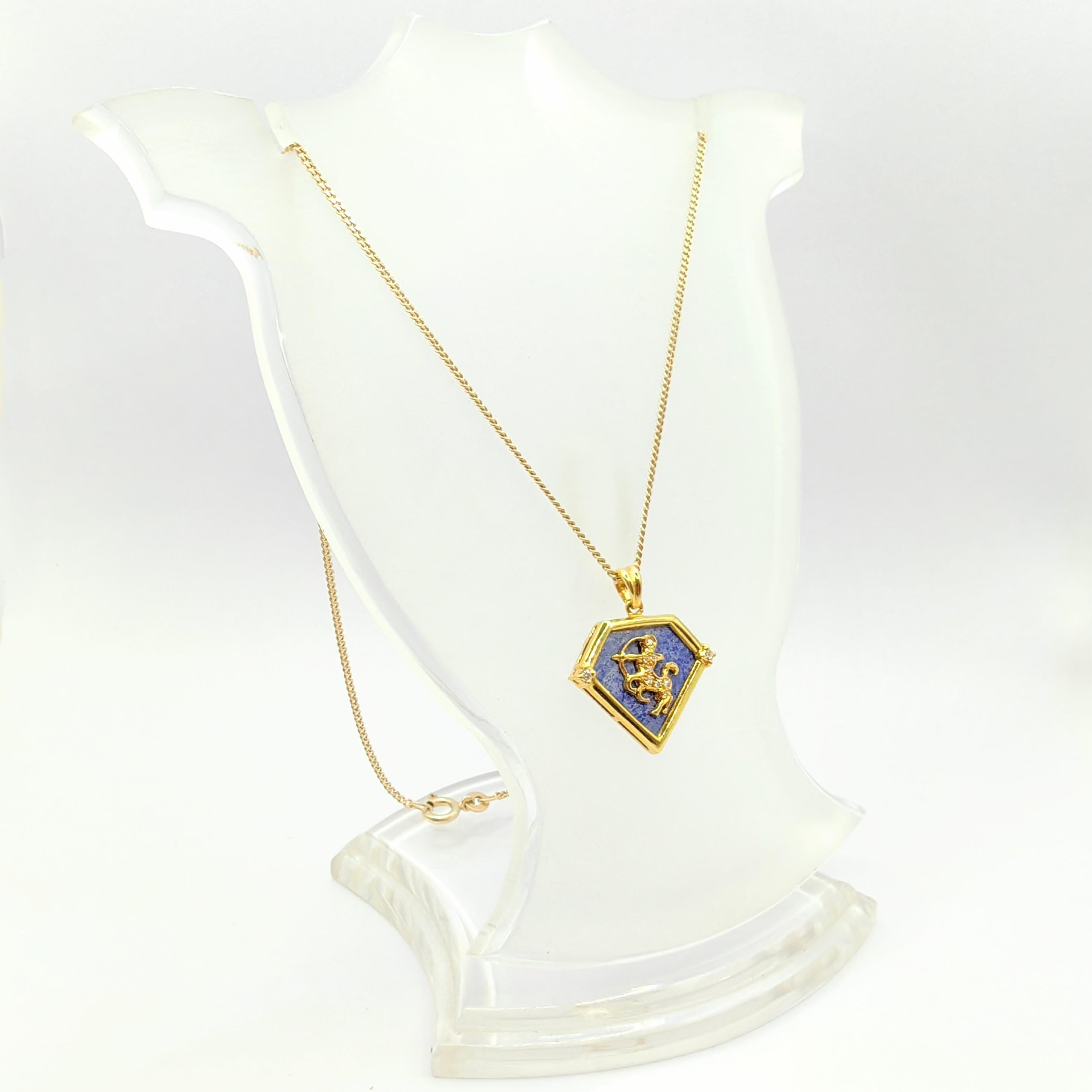 Vintage 90's Sagittarius Blue Lapis Diamond Necklace Pendant in 20K Yellow Gold For Sale 1