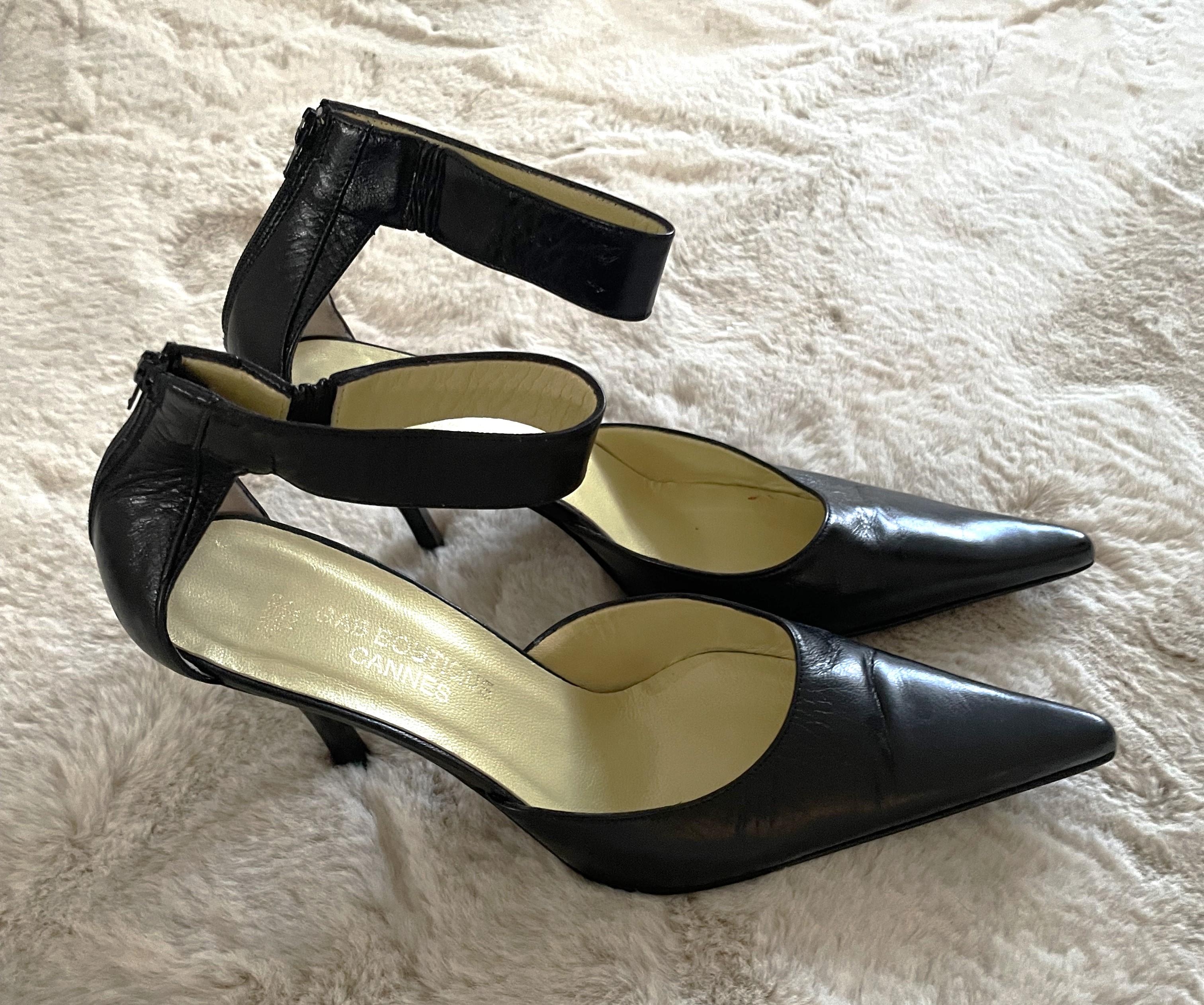 Steel the show with these stunning rare high heels from the designer Sandro Vicari for Gab Boutique Cannes. Ankle strap with zipper at the back. One of a kind item. Made in Venice Italy. 

Sandro Vicari is not just the name of a company on the