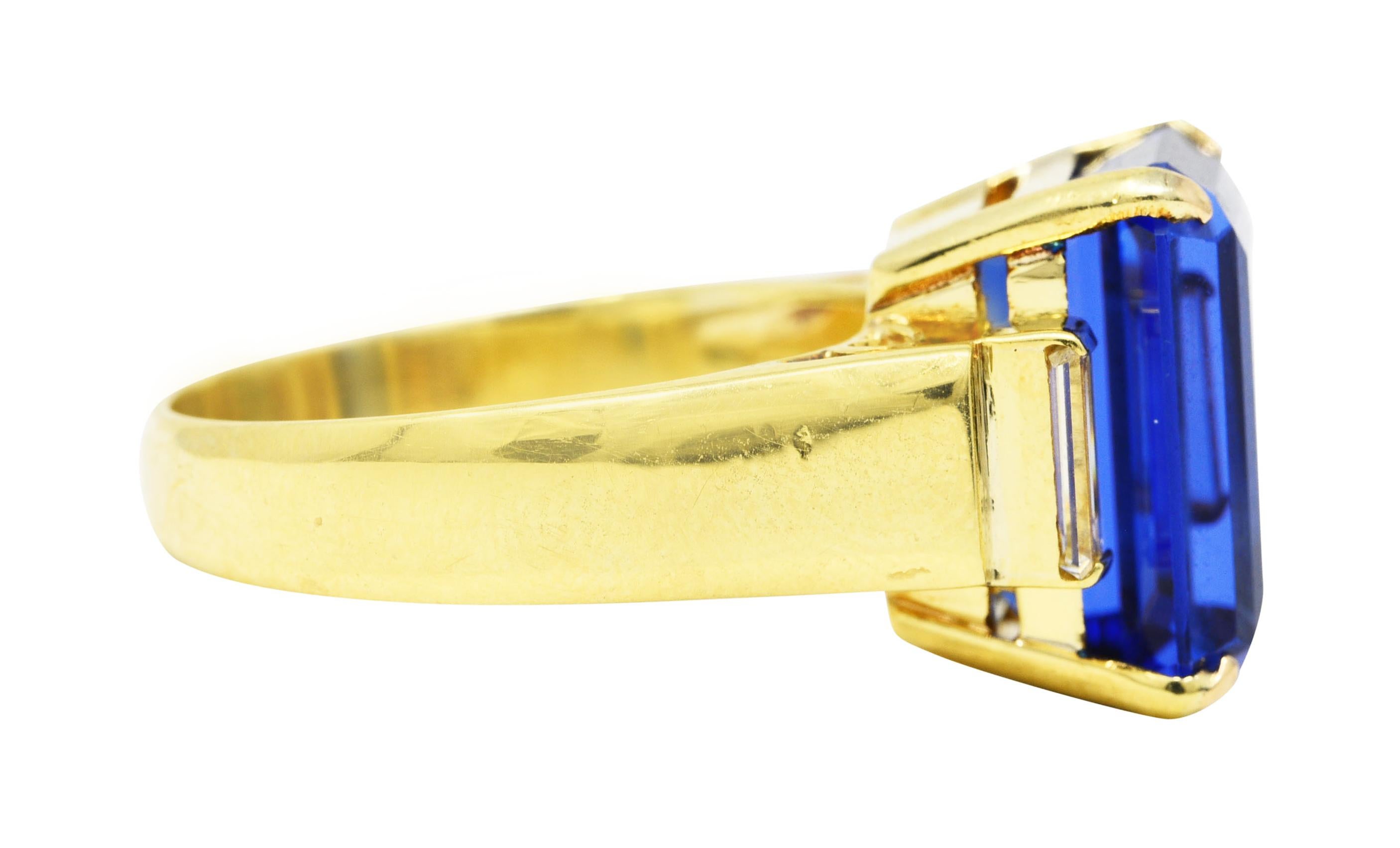 Contemporary Vintage 9.10 Carats Tanzanite Diamond 18 Karat Yellow Gold Gemstone Ring