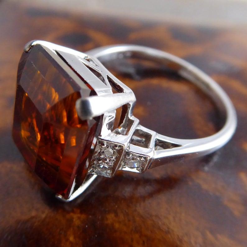 Vintage 9.16ct Madeira Quartz Cocktail Ring, Art Deco Style Design  In Good Condition In Yorkshire, West Yorkshire