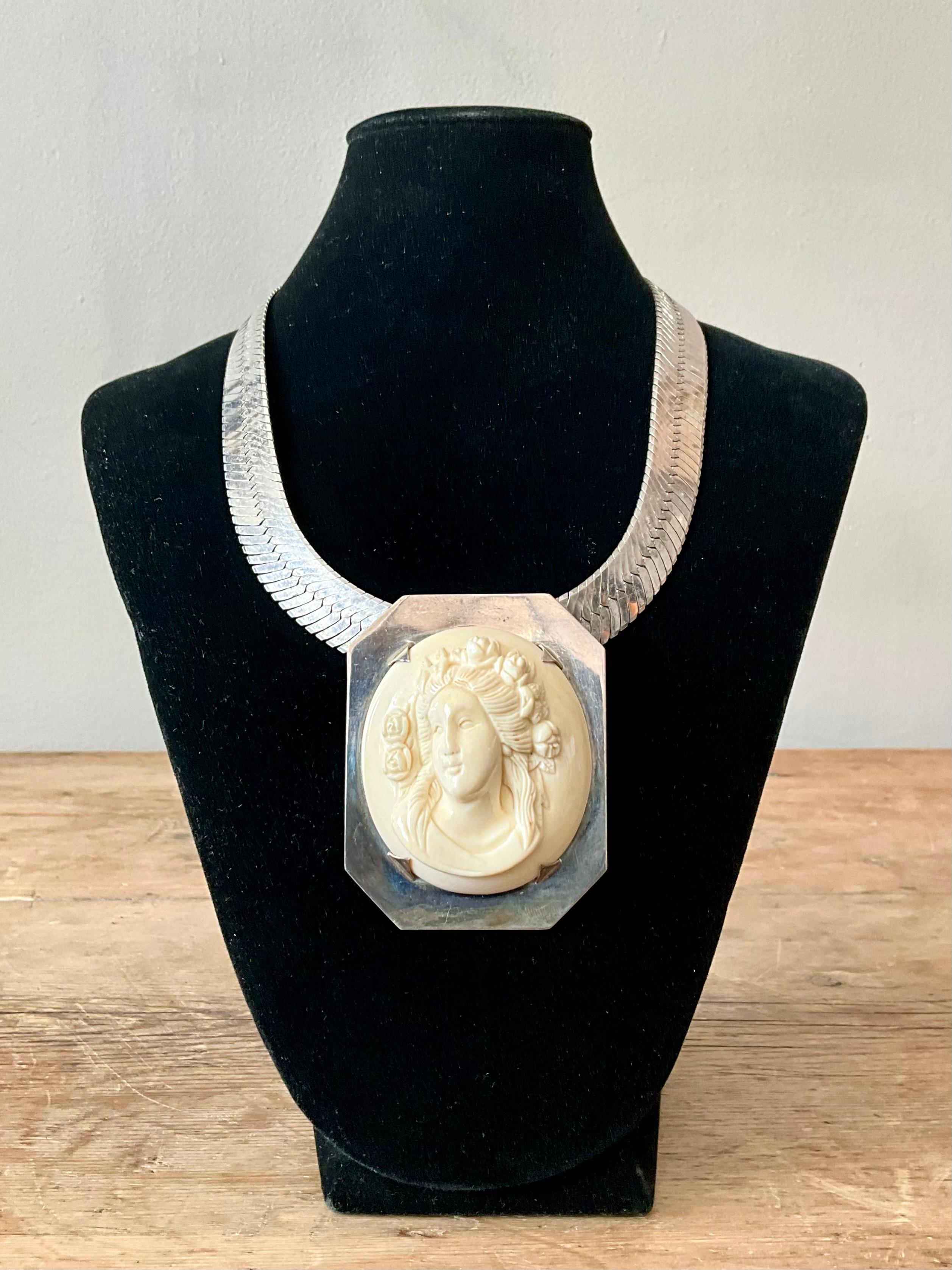 Questa collana vintage in argento sterling 