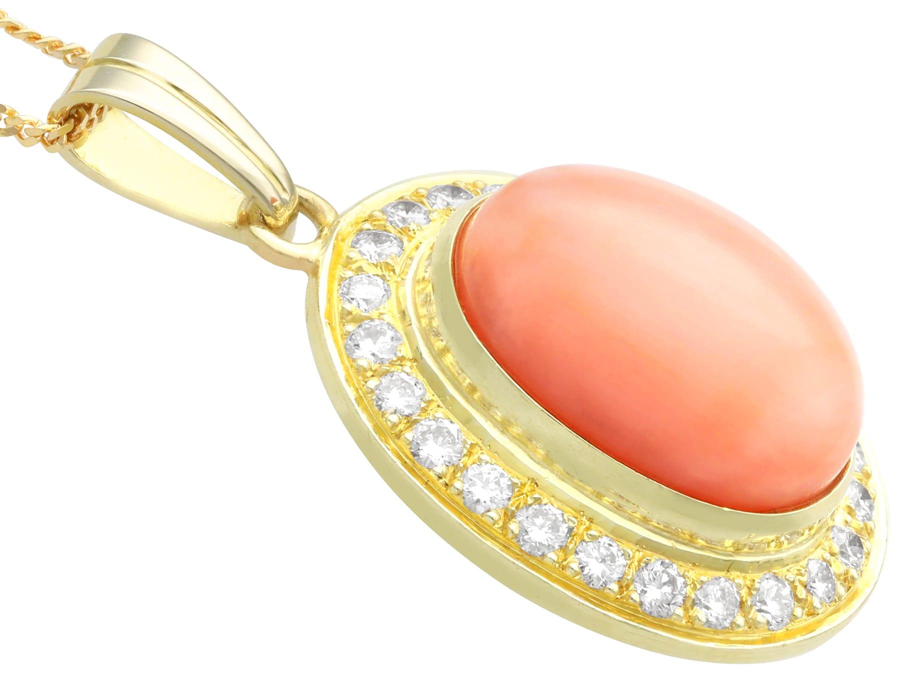 Vintage 9.27 Carat Coral and 0.80 Carat Diamond 18k Yellow Gold Pendant In Excellent Condition For Sale In Jesmond, Newcastle Upon Tyne