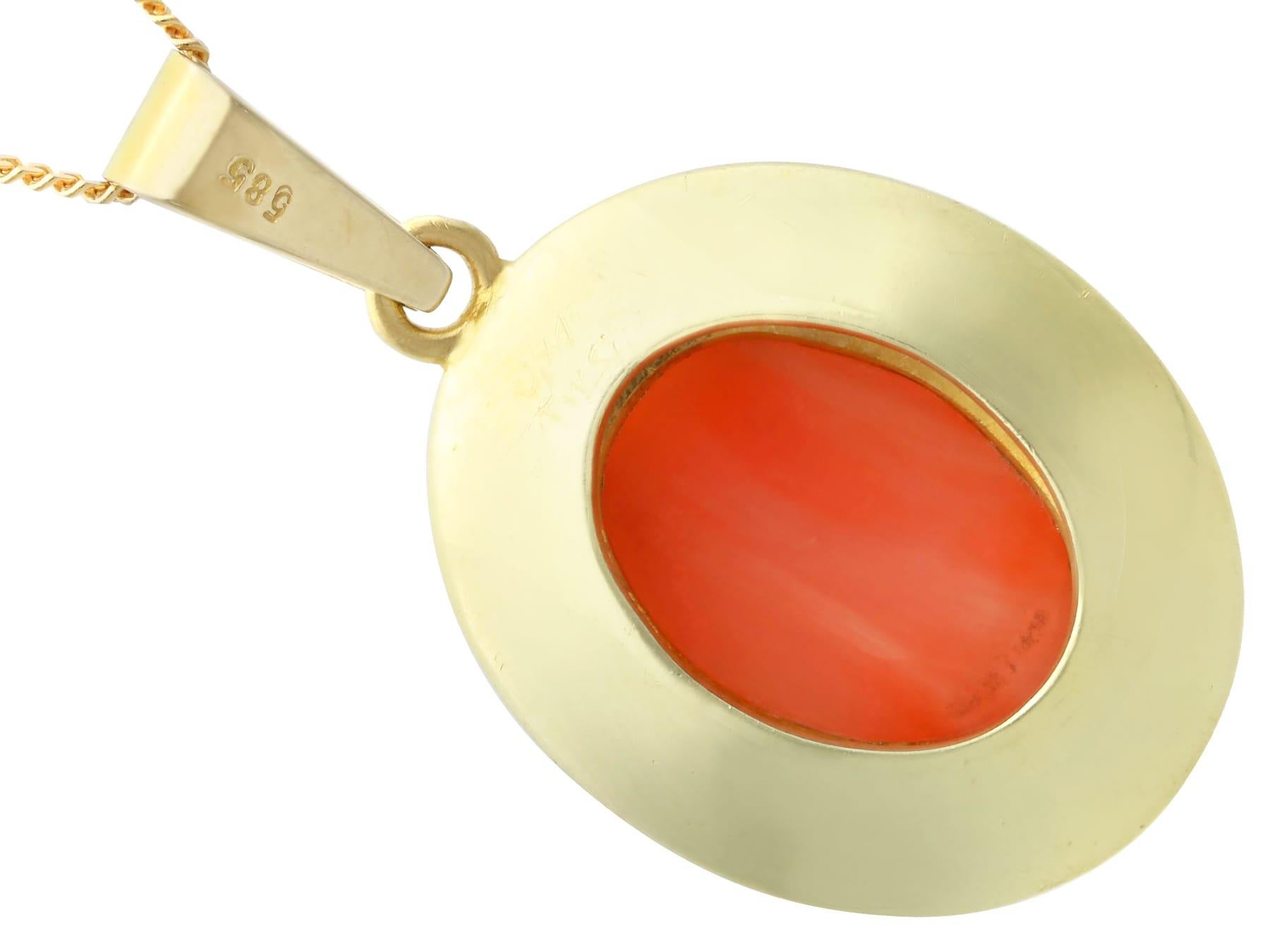 Women's or Men's Vintage 9.27 Carat Coral and 0.80 Carat Diamond 18k Yellow Gold Pendant For Sale