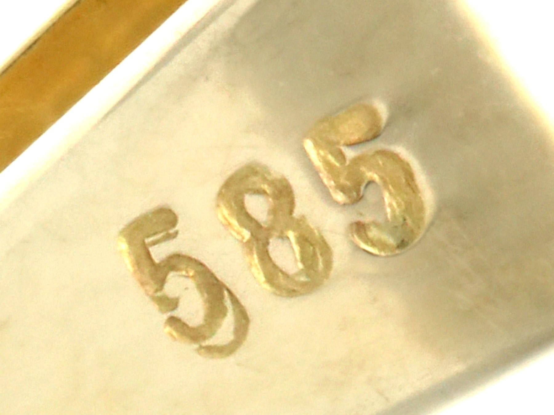 18 Karat Gelbgold-Anhänger mit 9,27 Karat Koralle und 0,80 Karat Diamant im Angebot 2