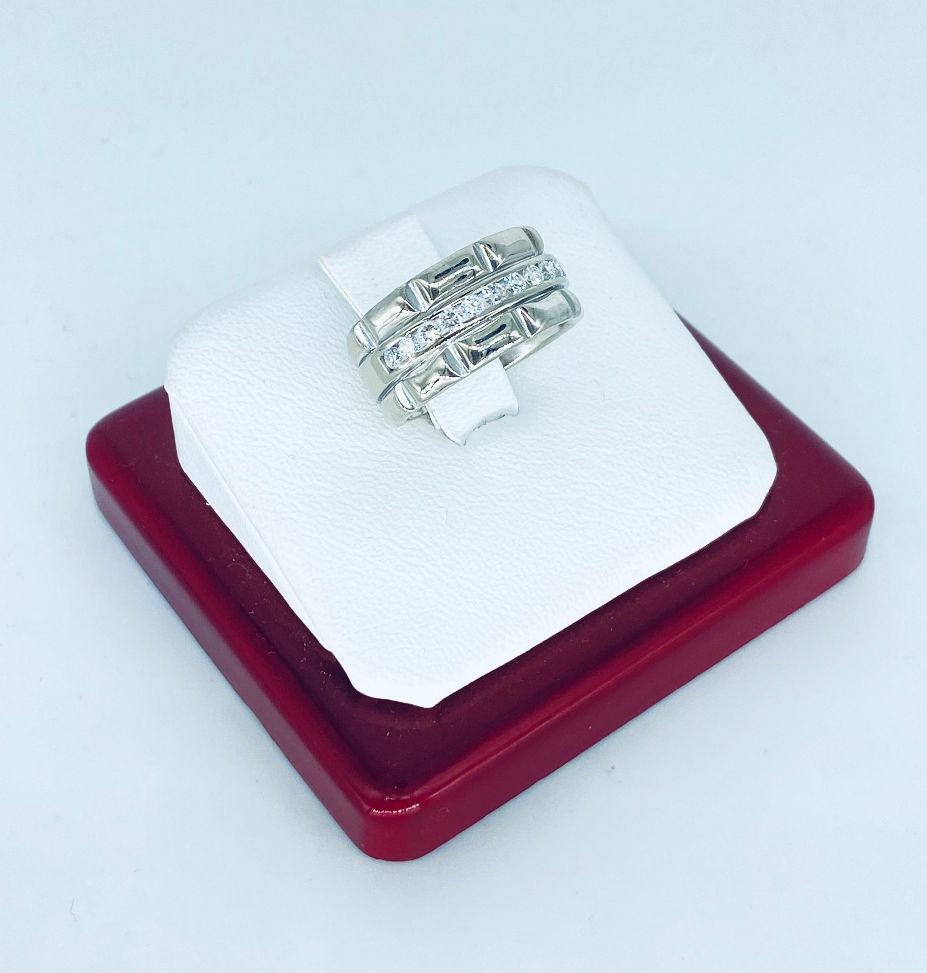 Vintage 0.36 Carat Diamonds Channel Set Bamboo Design 18k White Gold Ring In Excellent Condition For Sale In Miami, FL
