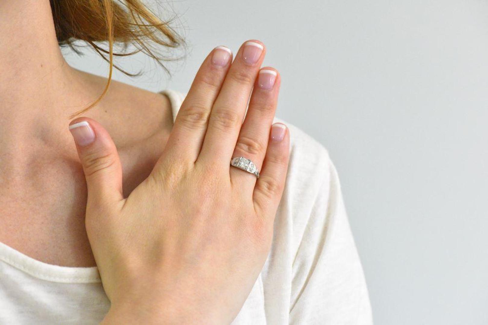 Vintage 0.94 Carat Diamond & 18 Karat White Gold Engagement Ring GIA 2