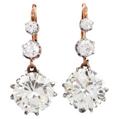 Boucles d'oreilles pendantes en or 18k avec diamant rond de 9,43 carats