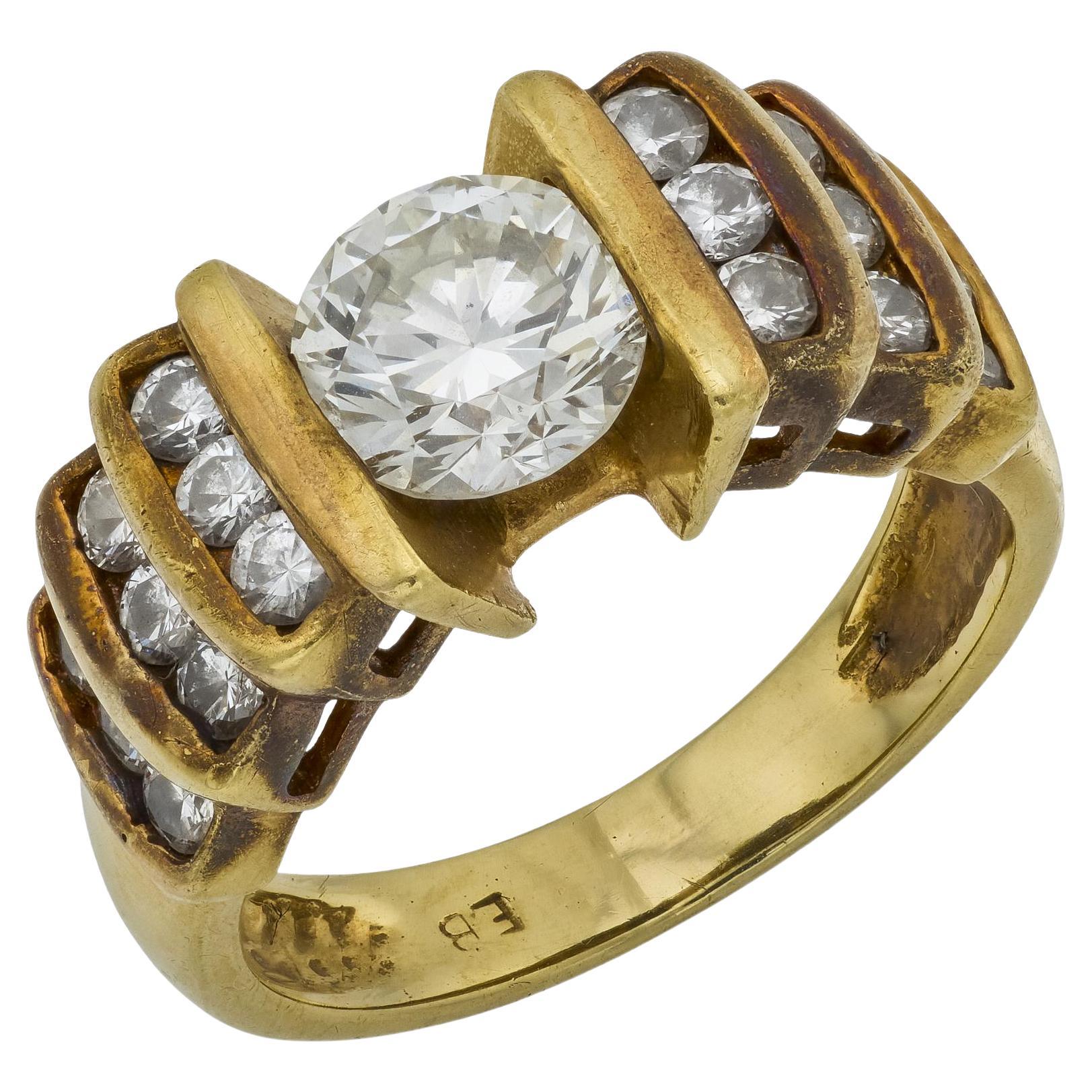 Bague vintage en or jaune 14k avec un diamant de 0,95 carat en vente