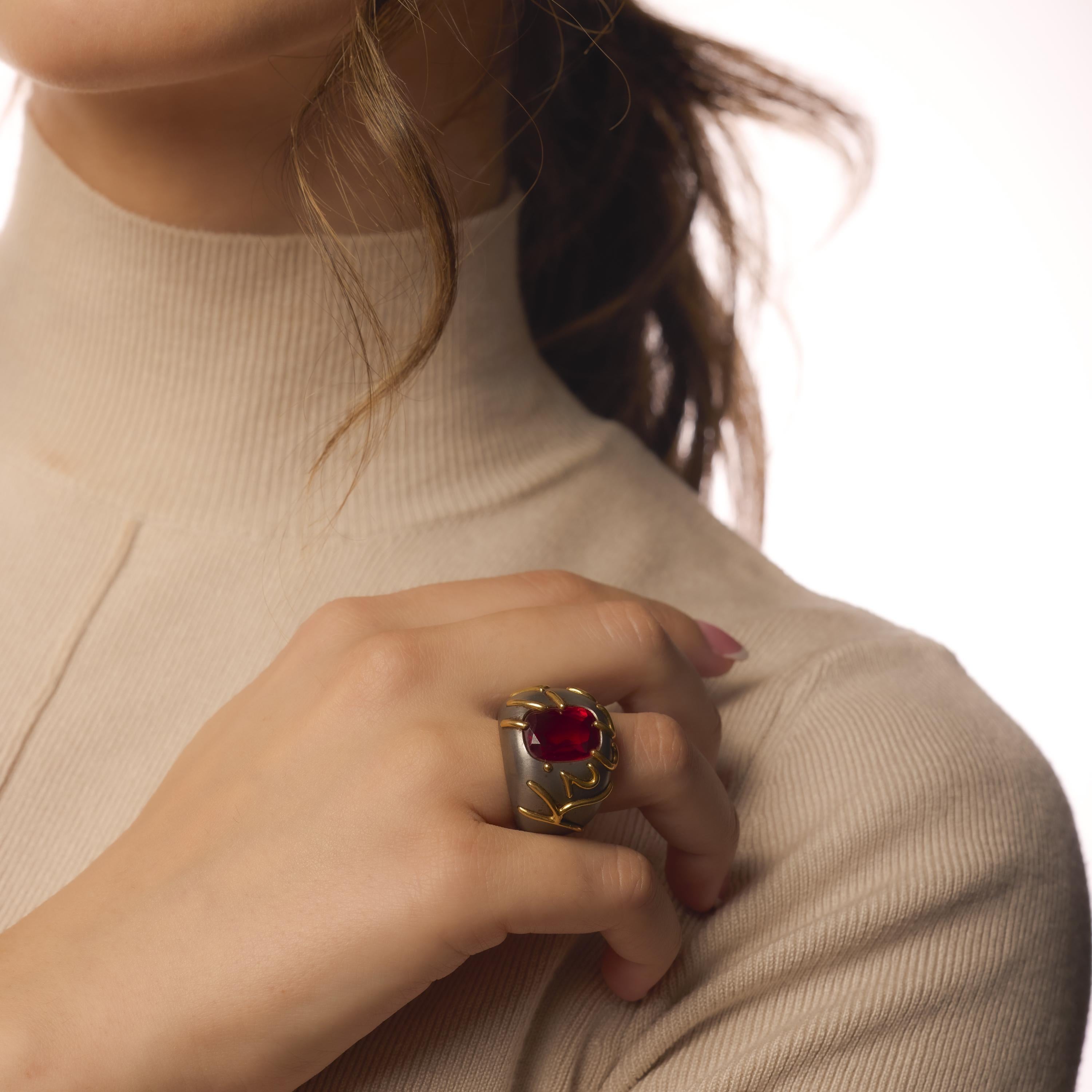 Cushion Cut Vintage 9.70 carat synthetic ruby 18k yellow gold steel cocktail ring For Sale