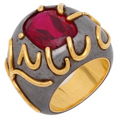 Vintage 9.70 carat synthetic ruby 18k yellow gold steel cocktail ring