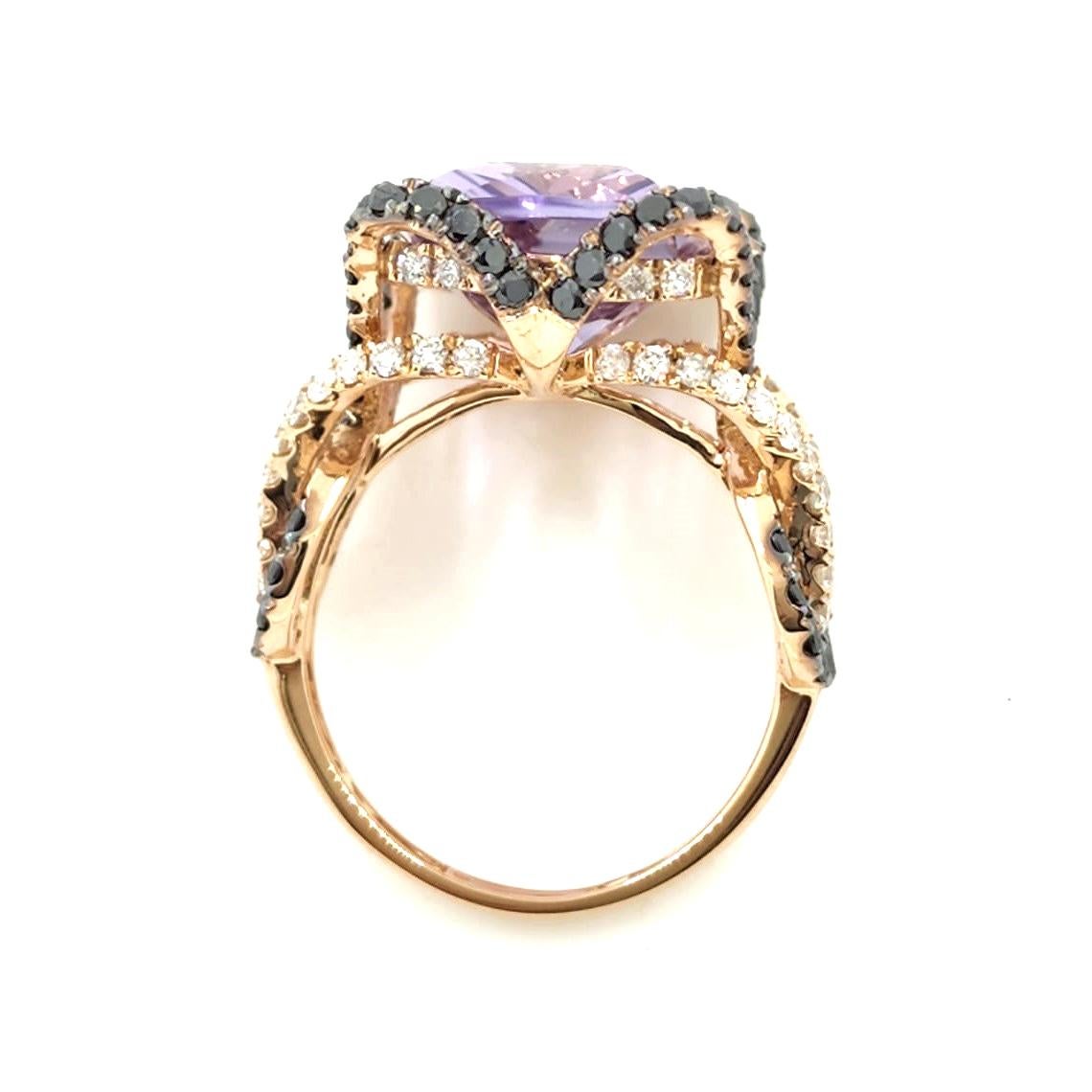 Vintage 9.71 Carat Amethyst with White & Black Diamond Ring 18 Karat Rose Gold In New Condition For Sale In Hong Kong, HK