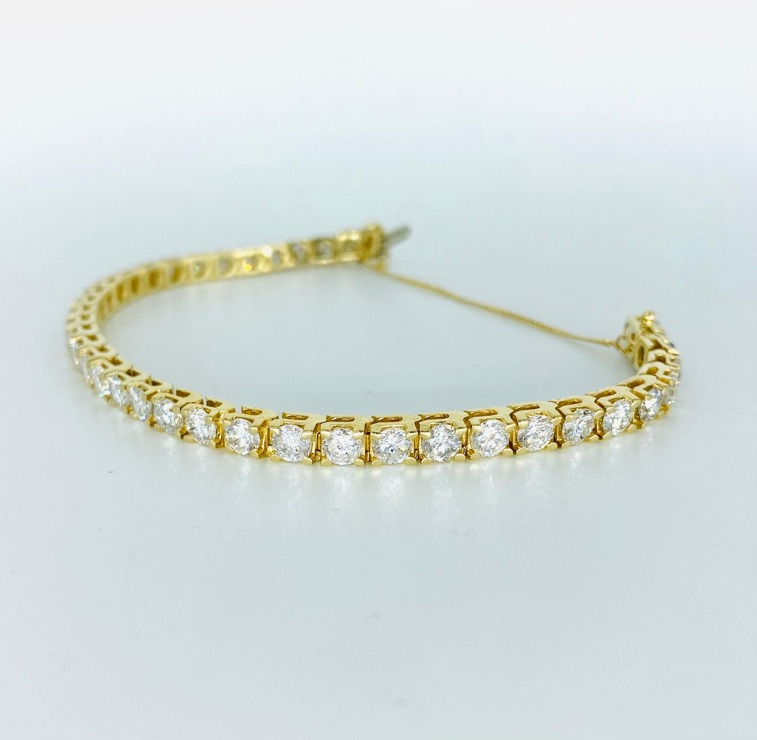 Taille ronde Bracelet tennis vintage en or 14 carats avec diamants ronds d'un poids total de 11 carats en vente