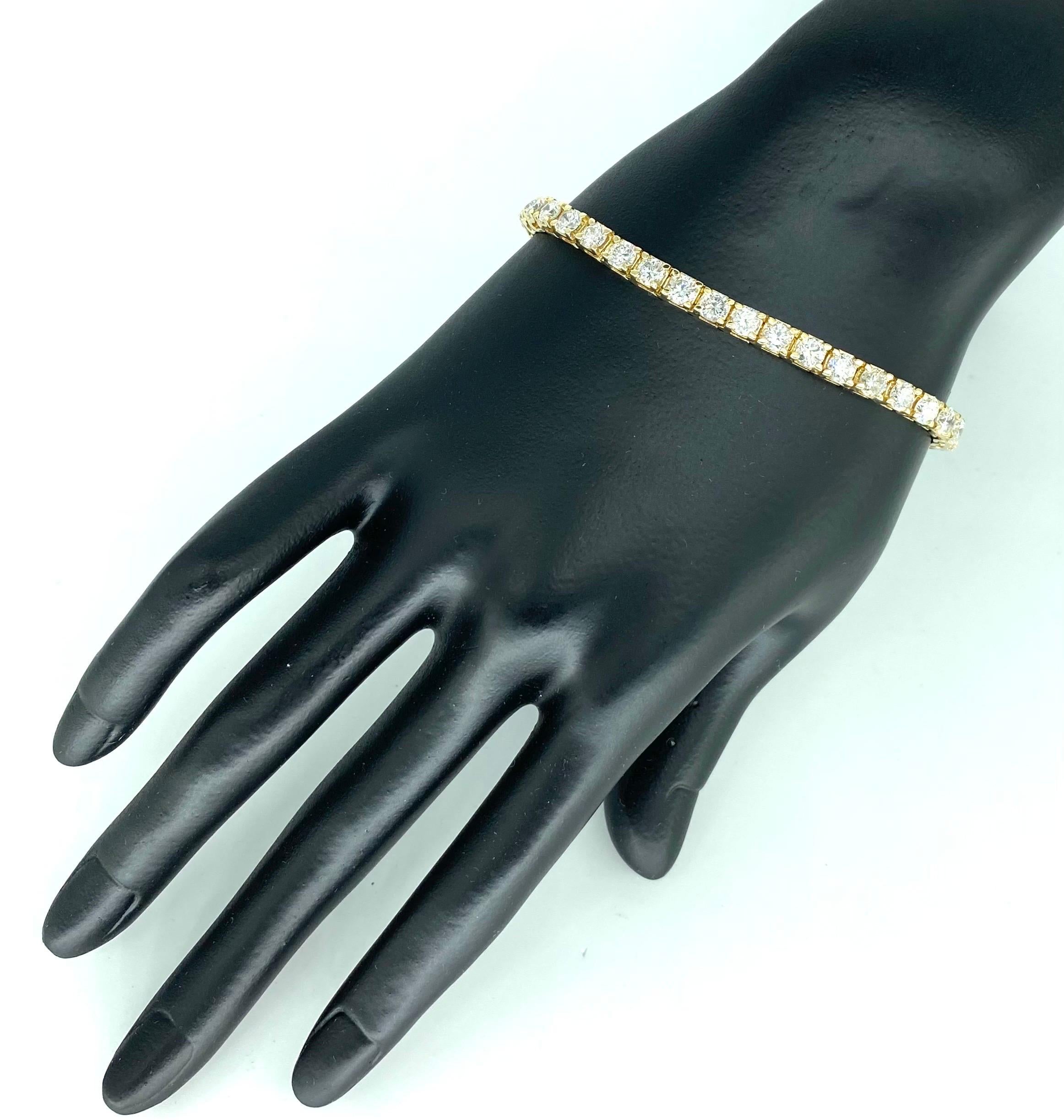 Bracelet tennis vintage en or 14 carats avec diamants ronds d'un poids total de 11 carats Pour femmes en vente