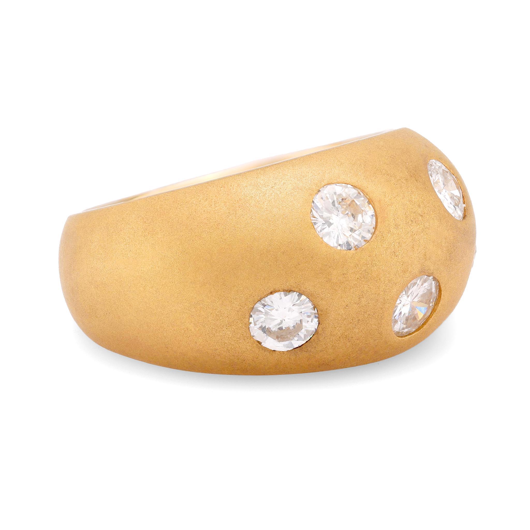 Vintage .98 Karat Gesamtgewicht Diamant 18k Gelbgold gebürstetes Band (Moderne)