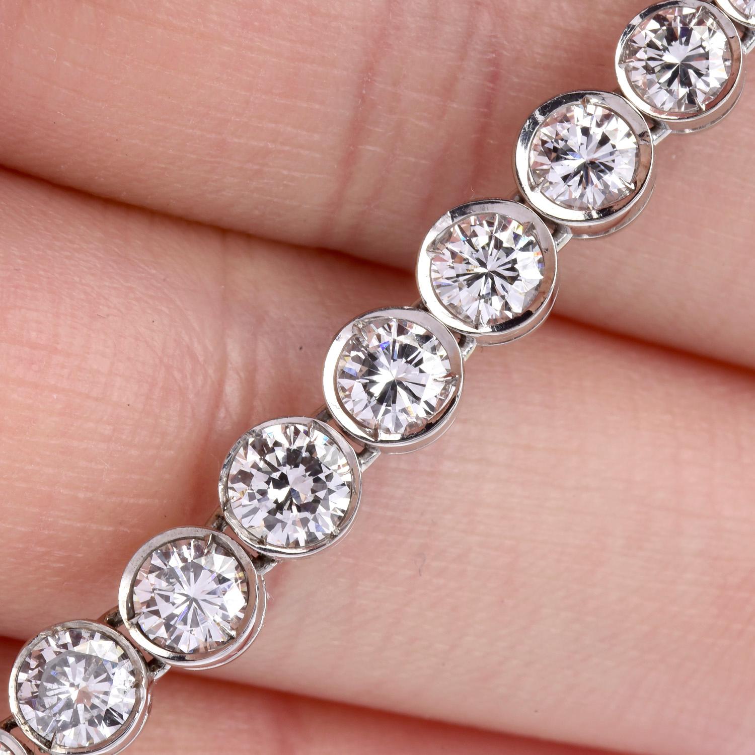 Retro Vintage 11.80cts Diamond Riviera Platinum Chocker Necklace For Sale