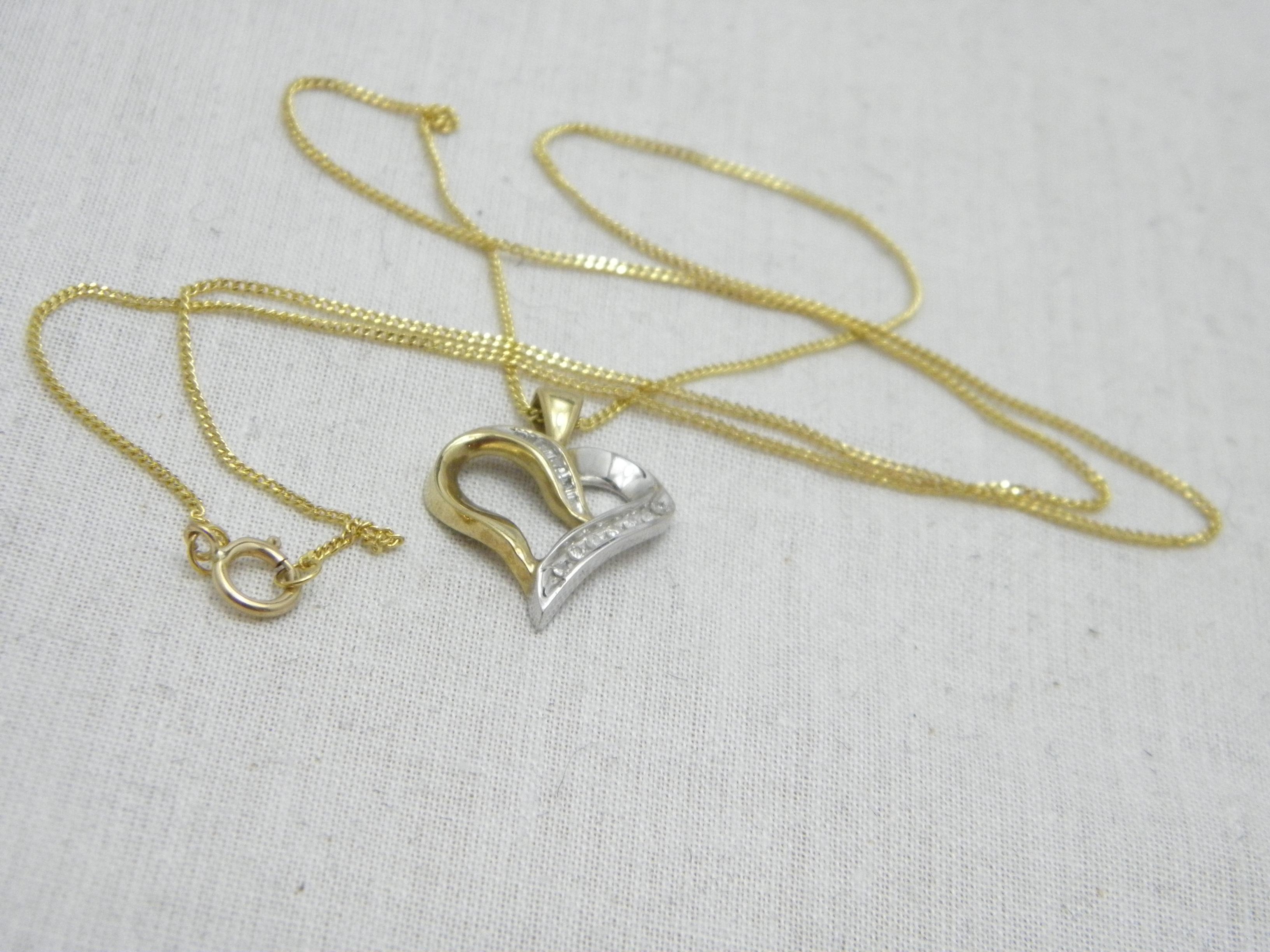 Vintage 9ct Gold 0.25 Cttw Diamond Heart Pendant Necklace Curb Chain 375 20 Inch For Sale 5