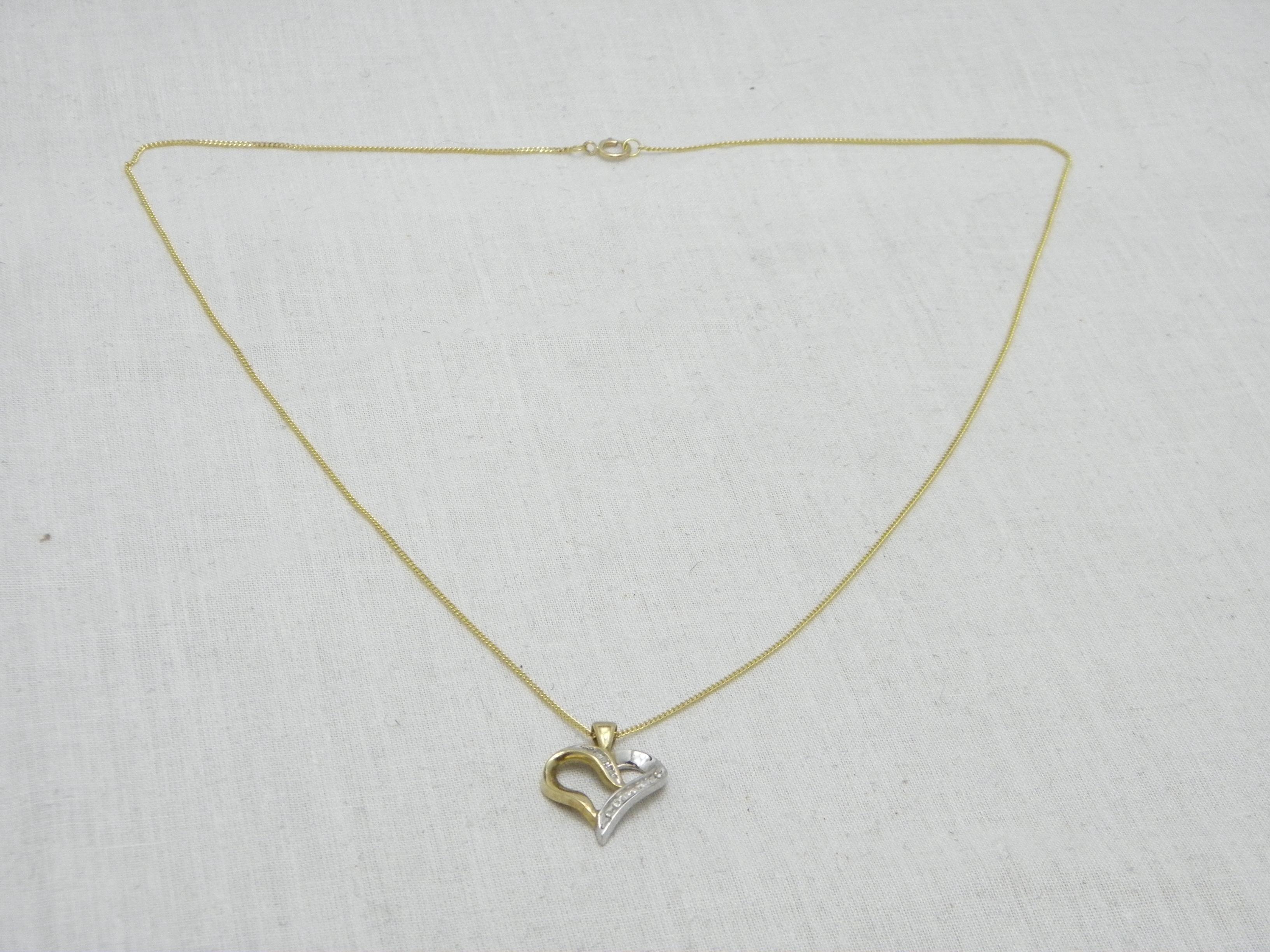 Vintage 9ct Gold 0.25 Cttw Diamond Heart Pendant Necklace Curb Chain 375 20 Inch For Sale 3