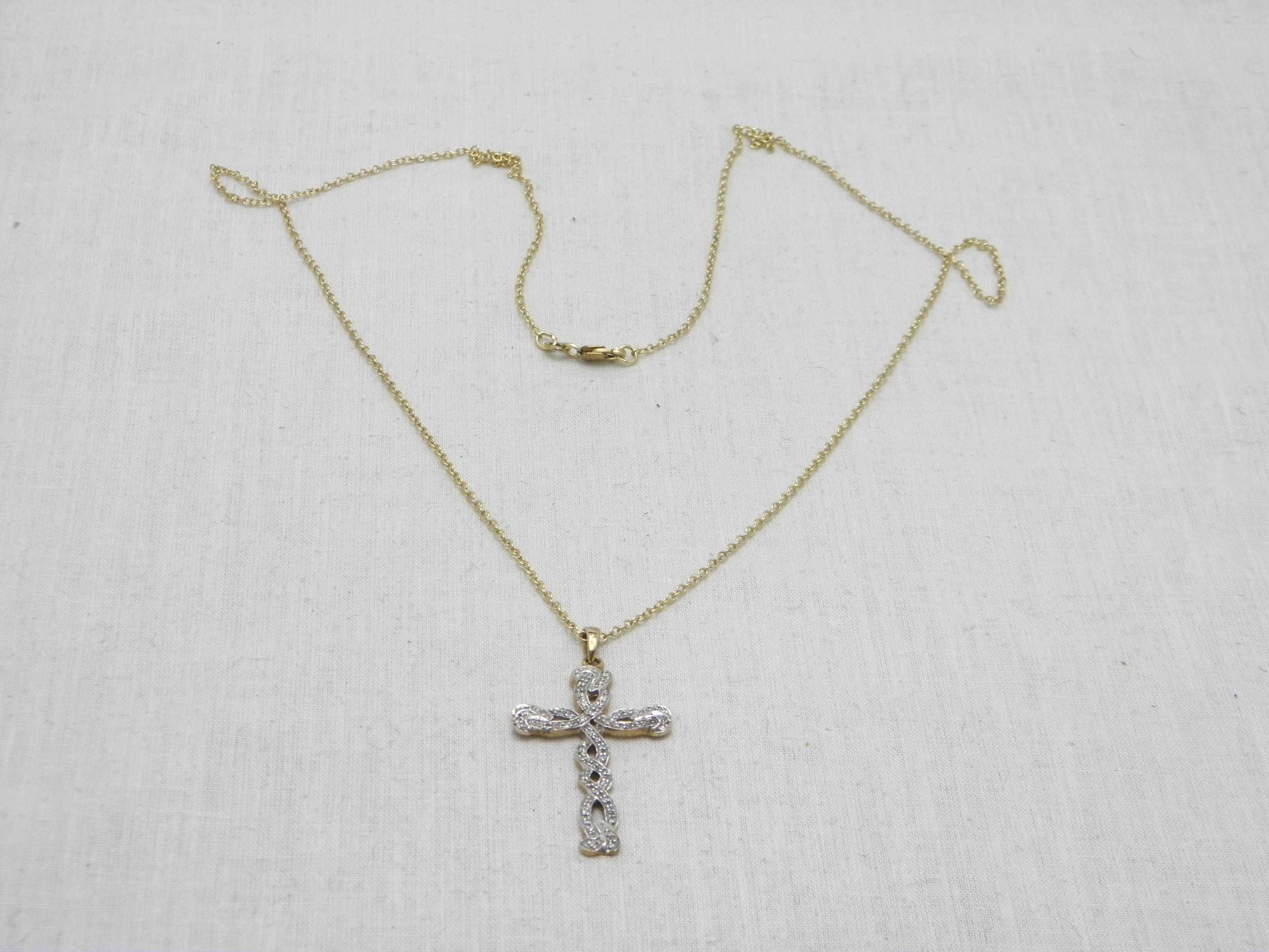 Vintage 9ct Gold 0.5Cttw Diamond Cross Pendant Necklace 26 Inch Belcher Chain 37 In Good Condition For Sale In Camelford, GB