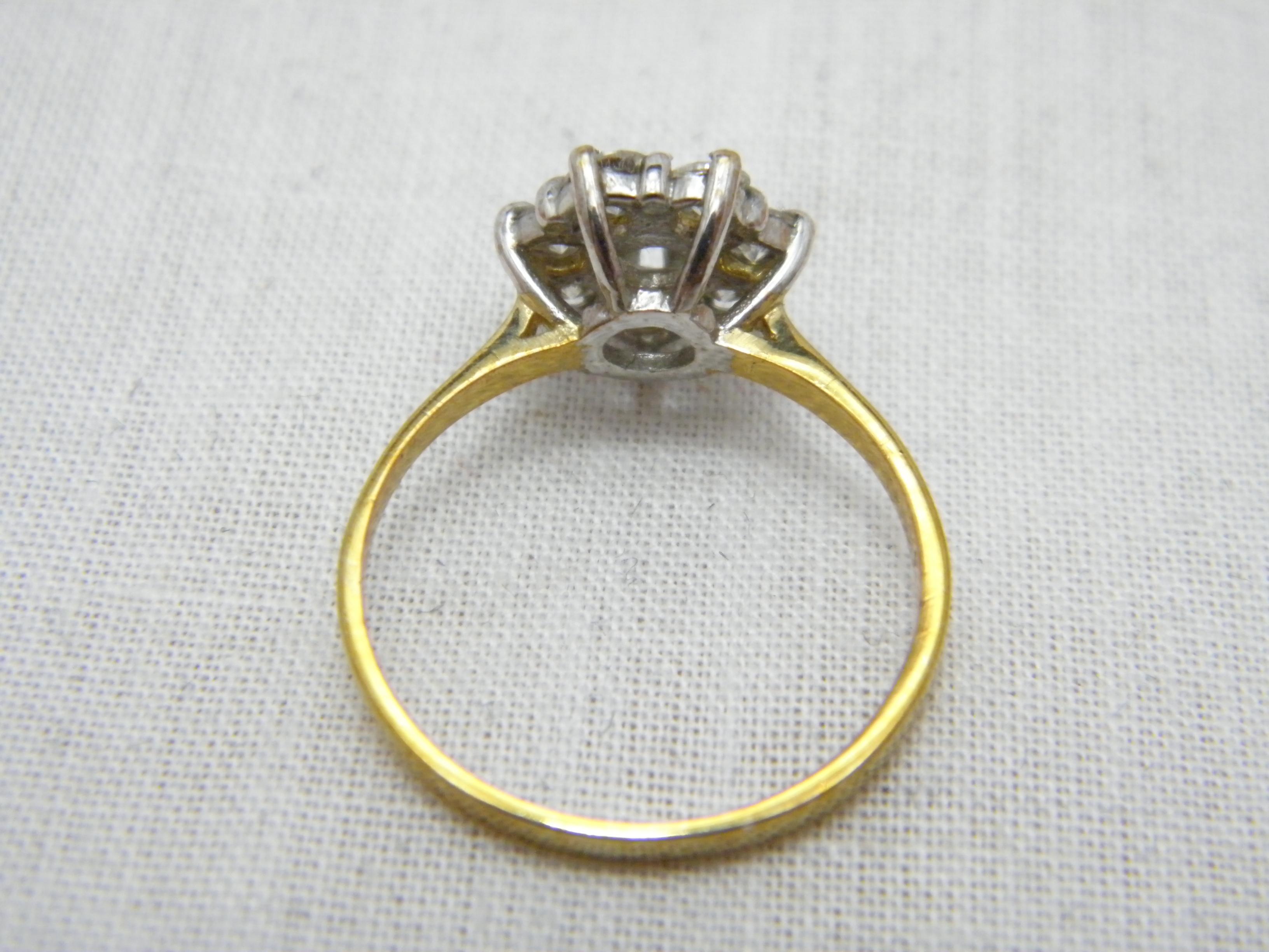 Round Cut Vintage 9ct Gold 1.0Cttw Diamond Daisy Cluster Engagement Ring 375 Size P 7.75 For Sale