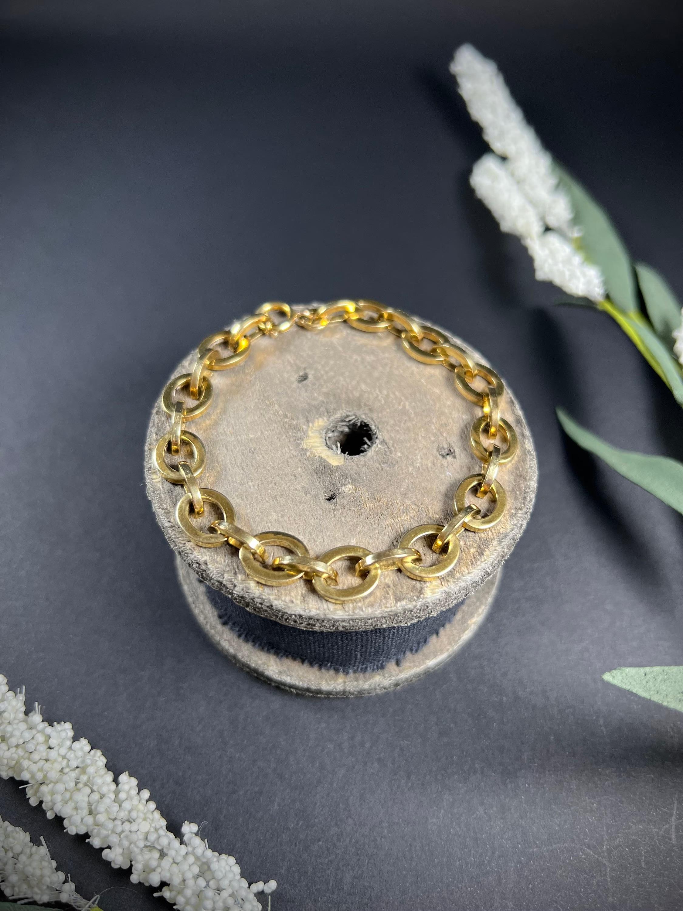 Vintage 9ct Gold 1940’s Fancy Oval Link Chain Bracelet For Sale 4