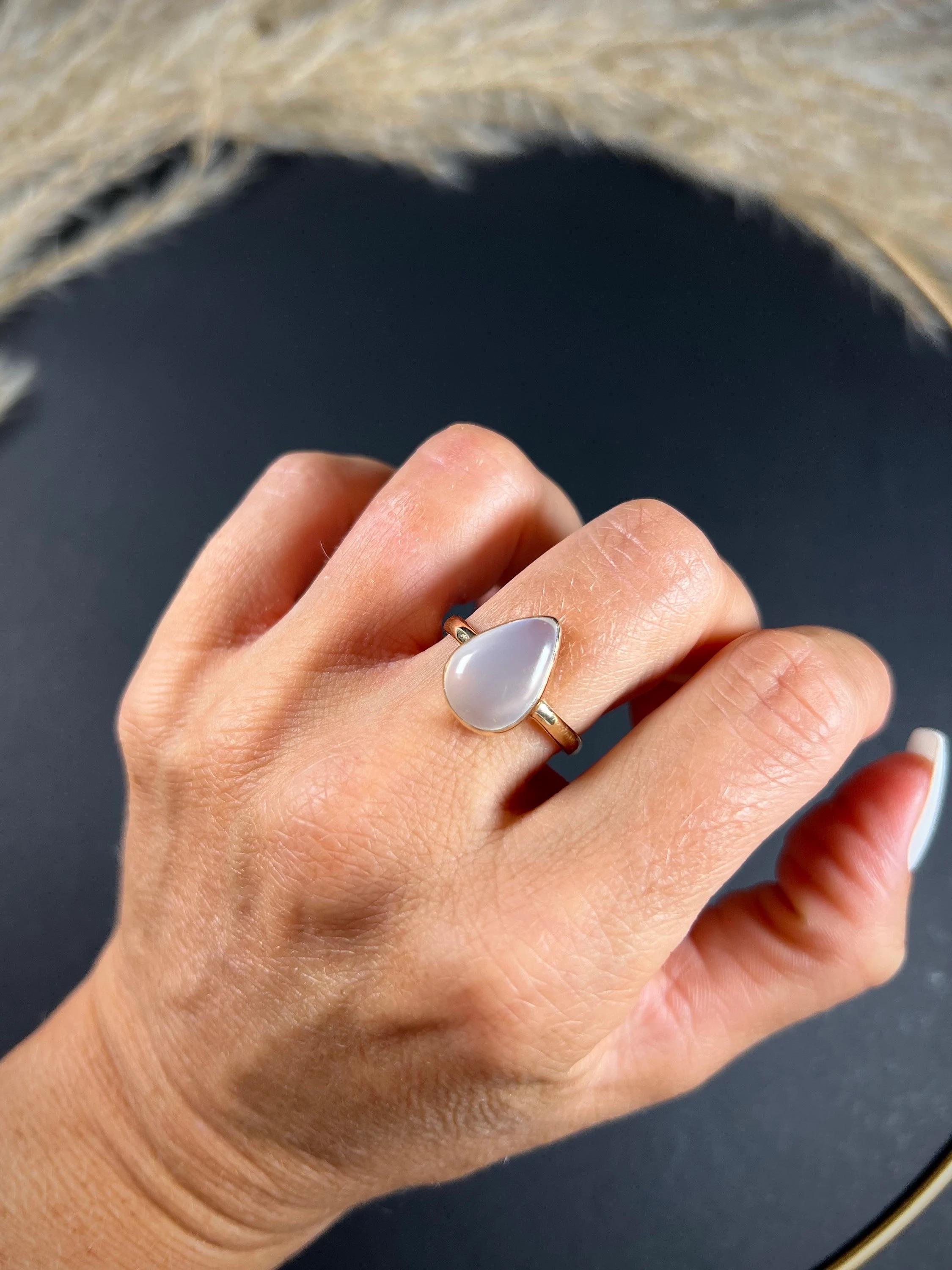Pear Cut Vintage 9ct Gold 1940's Moonstone Tear Drop Ring For Sale